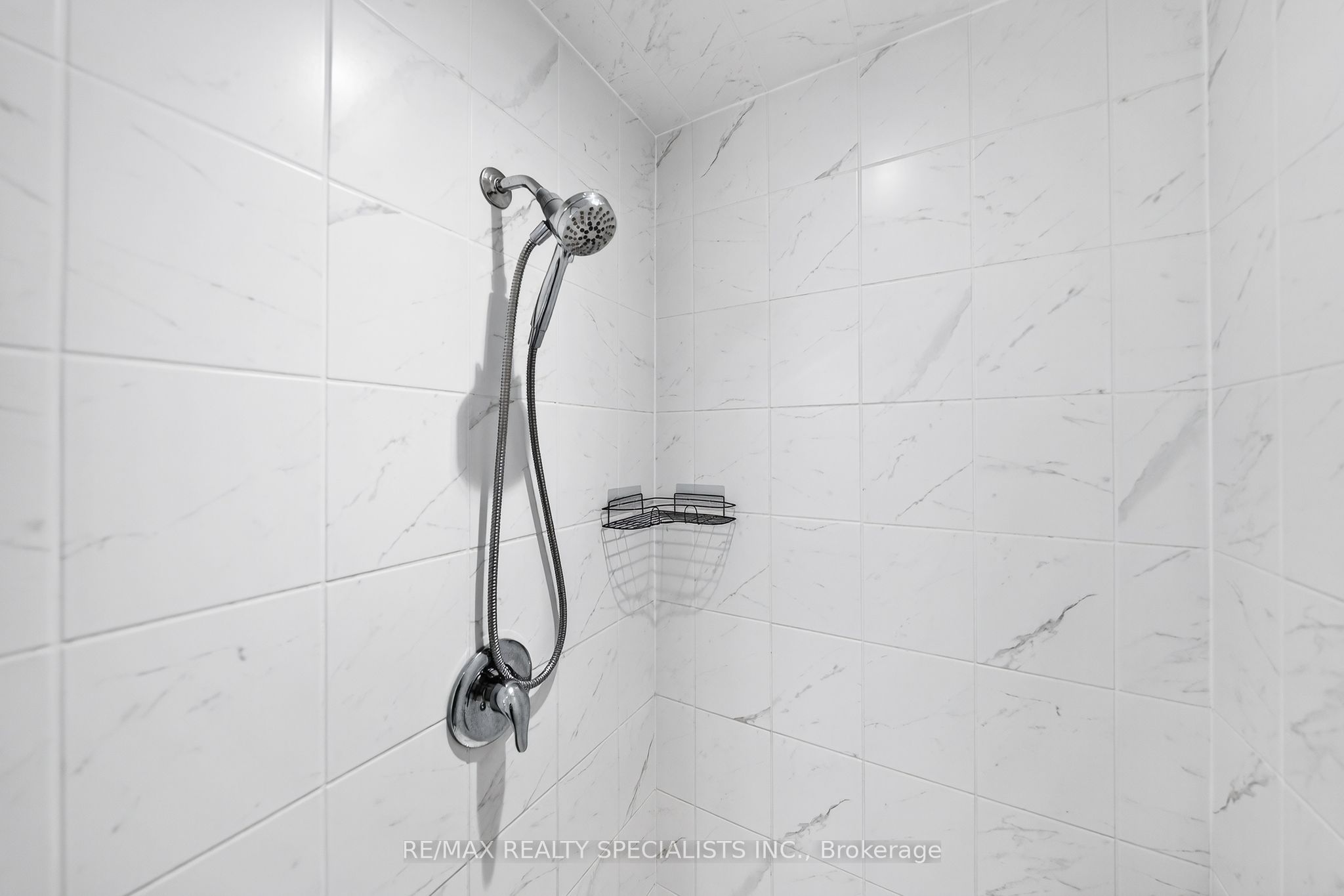 27 Harpin Way W Property Photo 35
