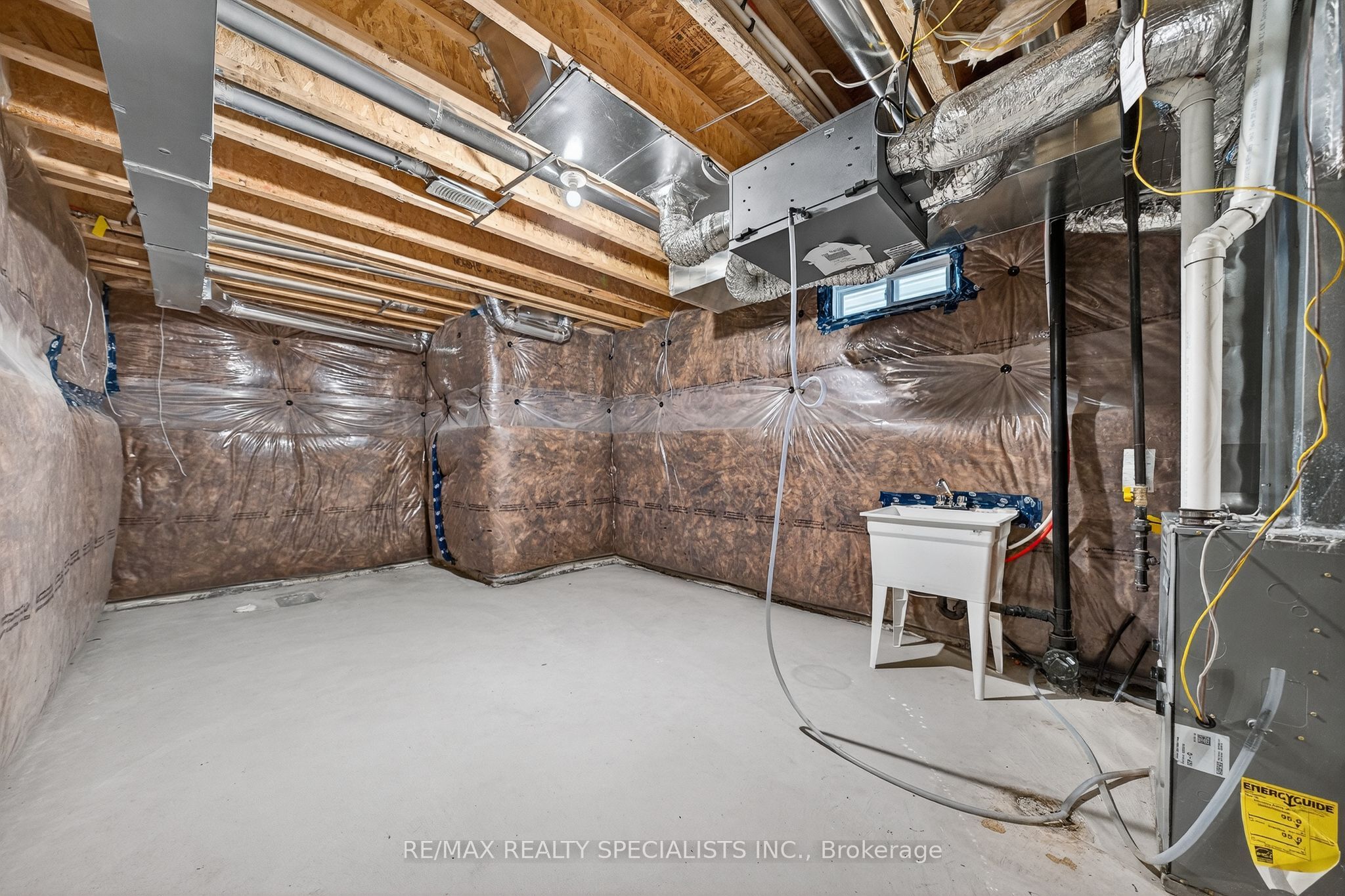 27 Harpin Way W Property Photo 46