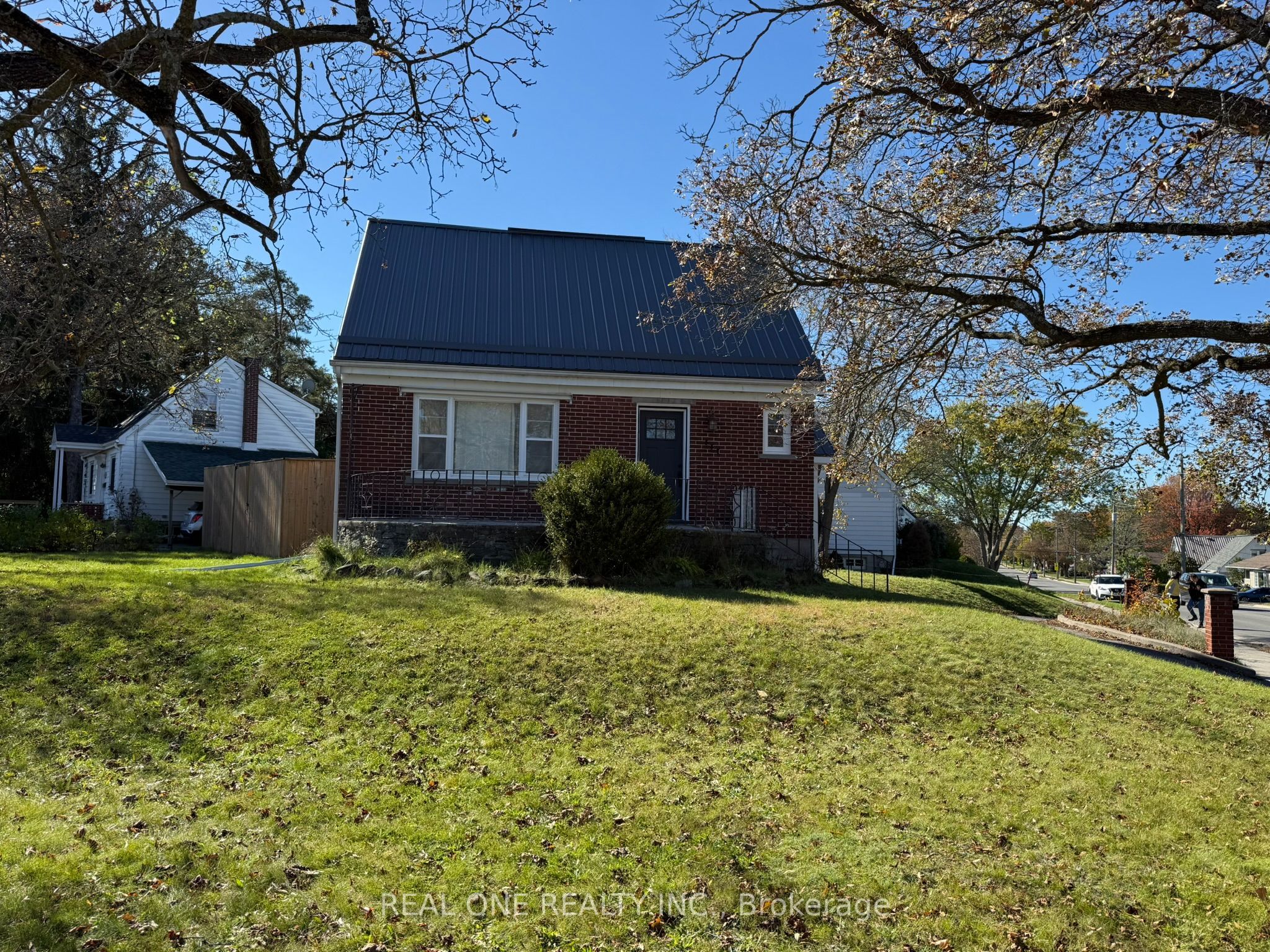 337 Victoria Avenue Property Photo 1