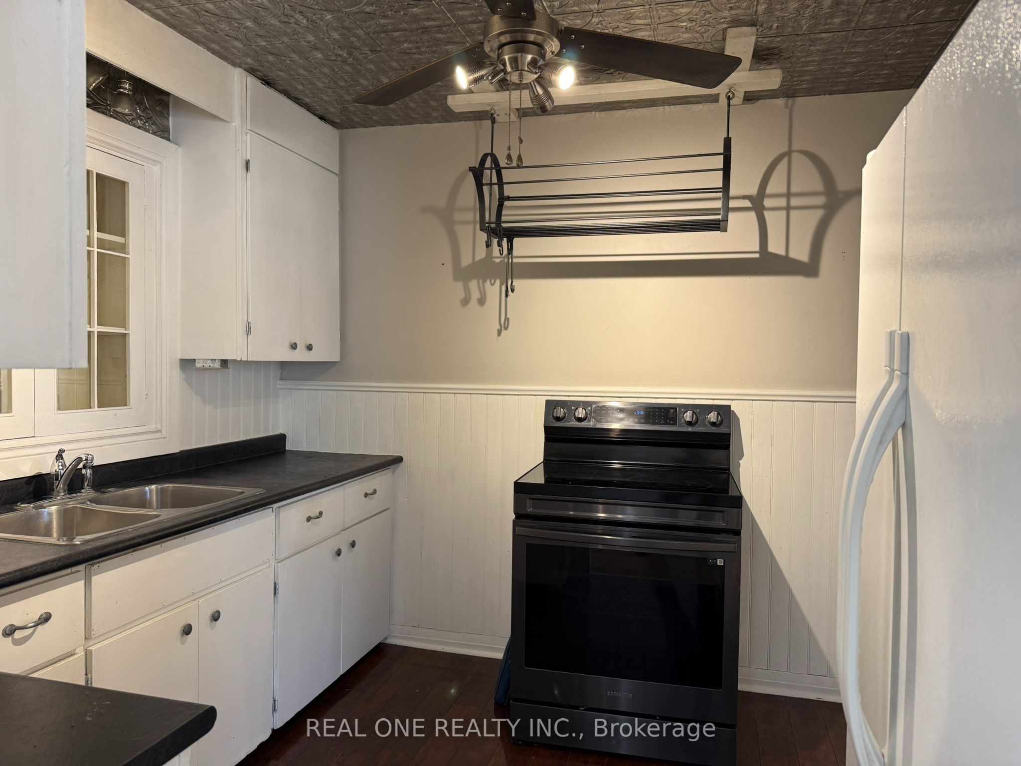 337 Victoria Avenue Property Photo 8