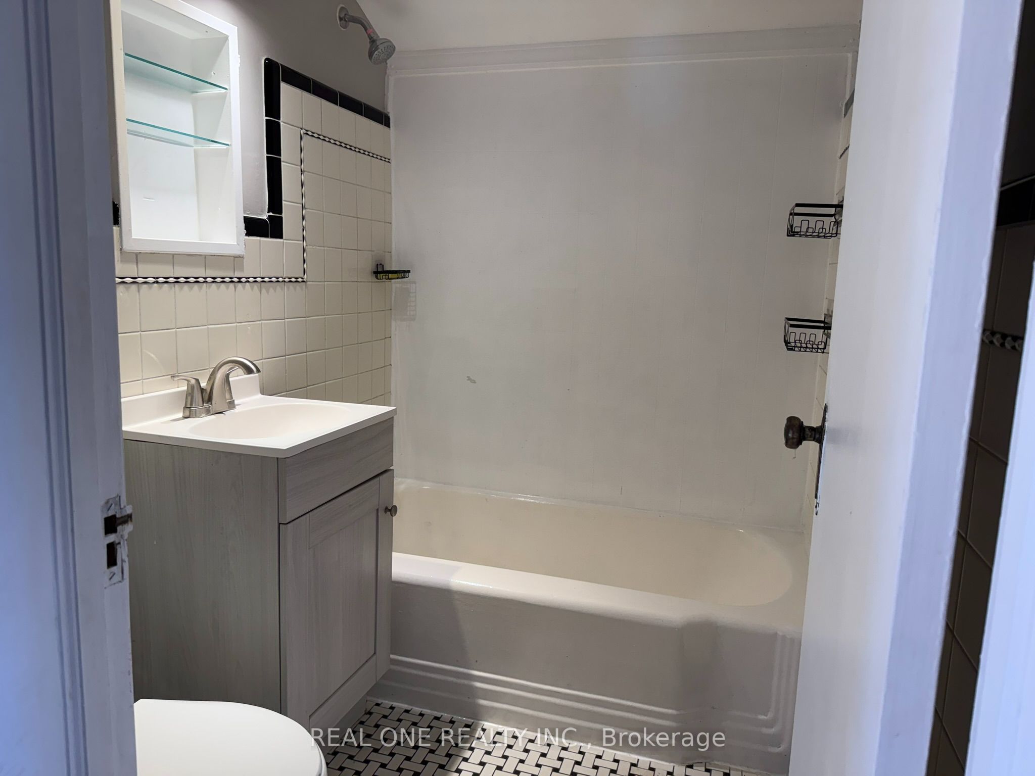 337 Victoria Avenue Property Photo 11