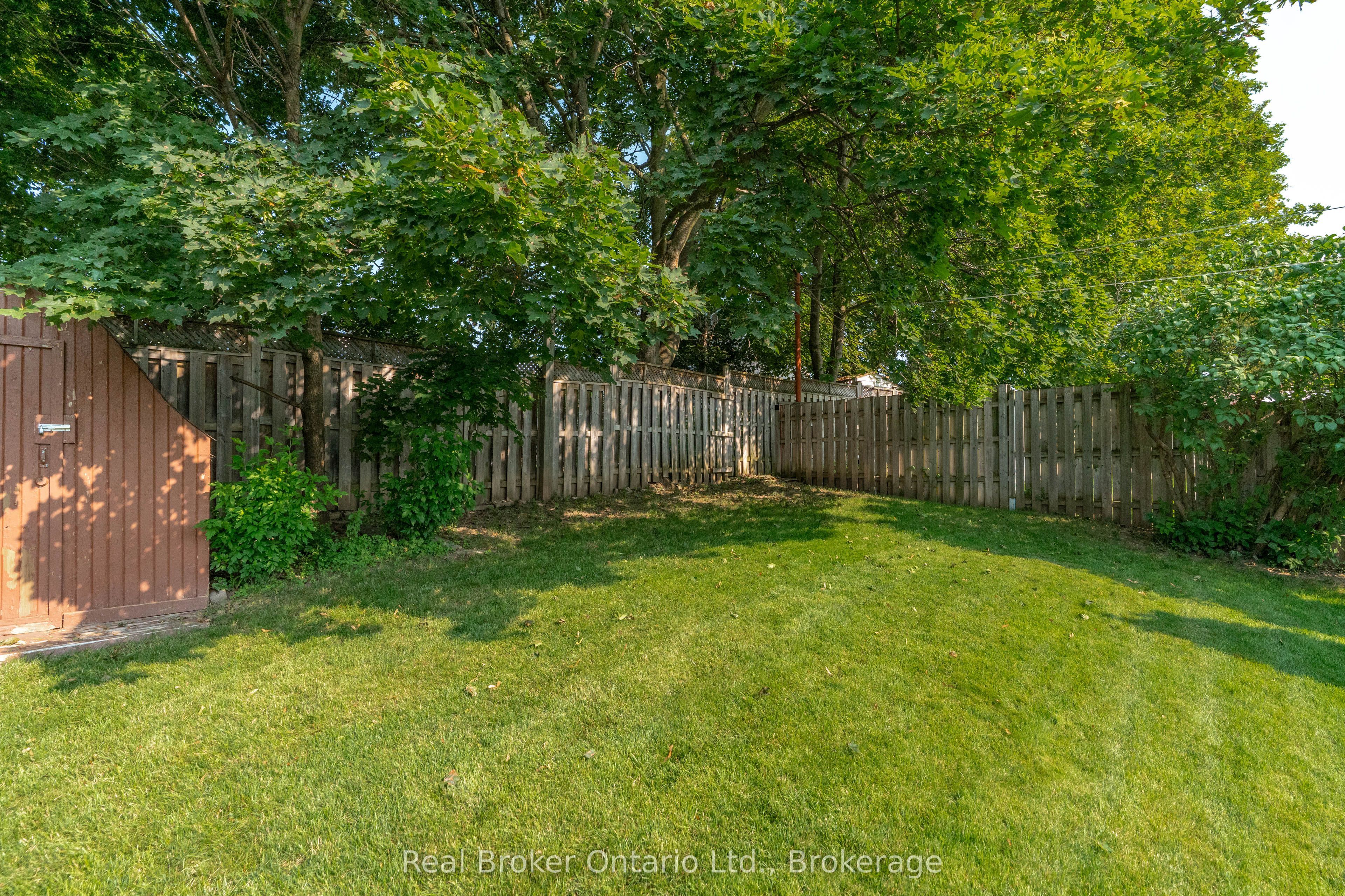 22 Mountford Drive Property Photo 43