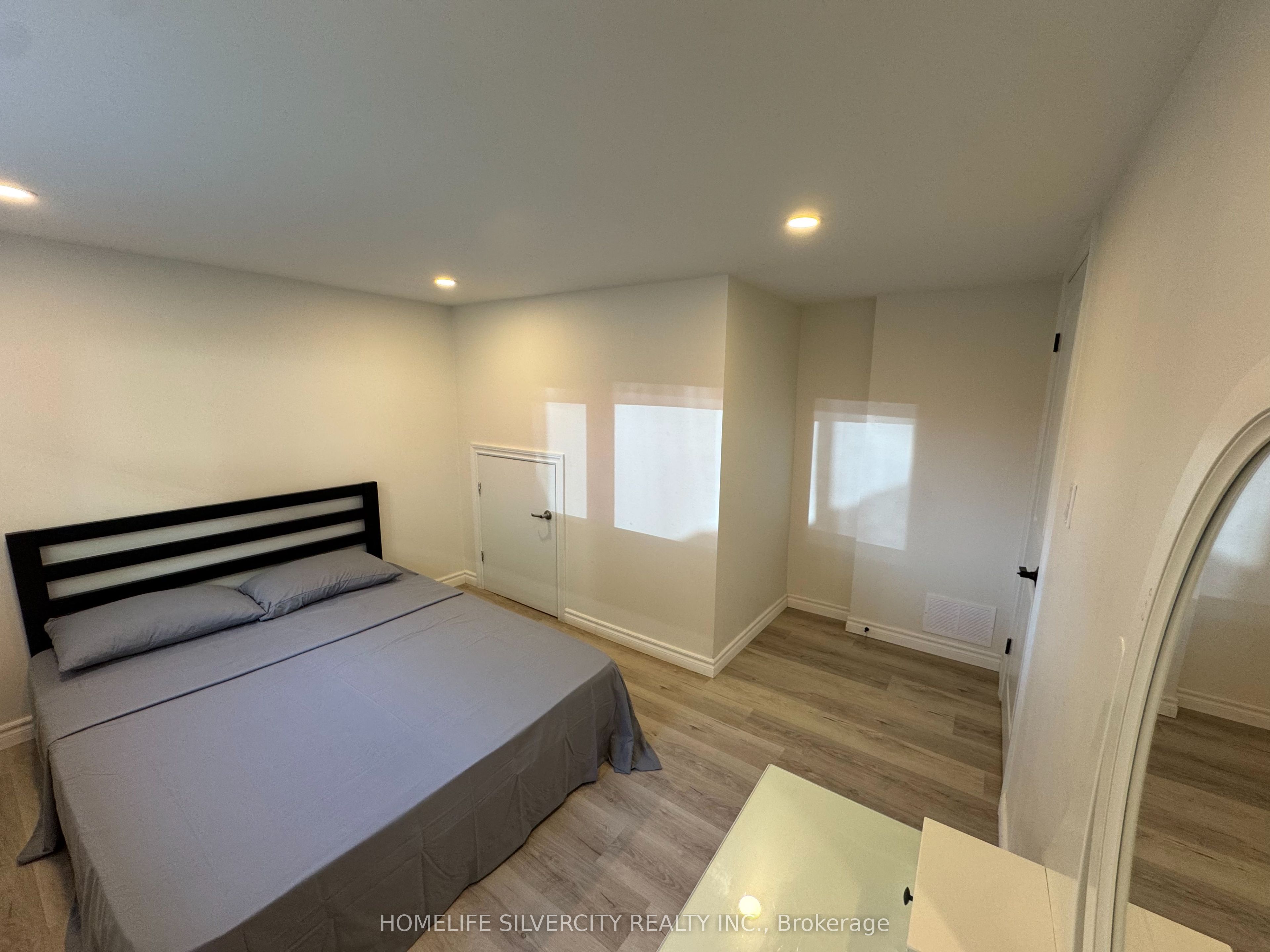 7413 Jordan Avenue Property Photo 7