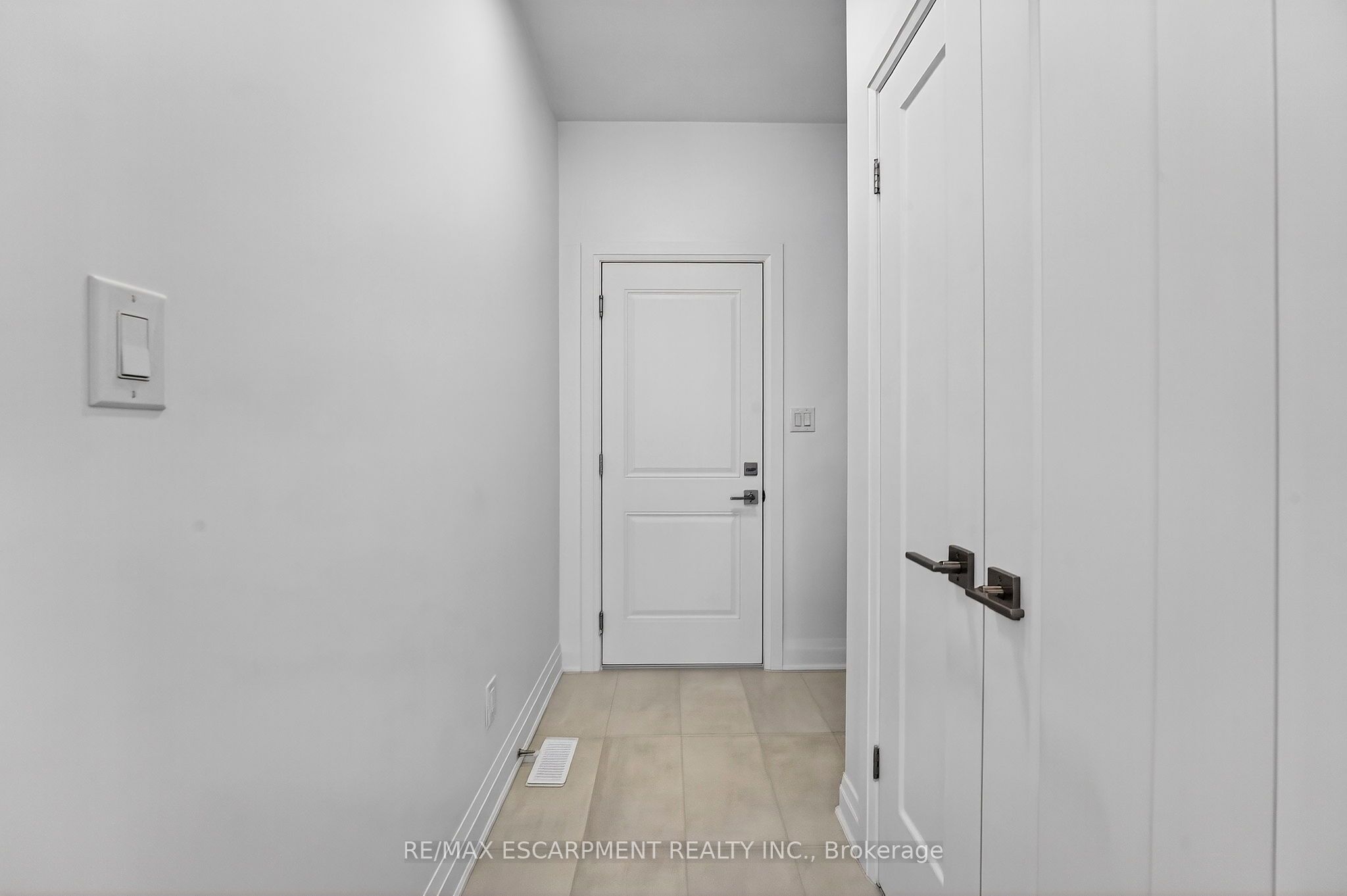8868 Angie Drive Property Photo 12