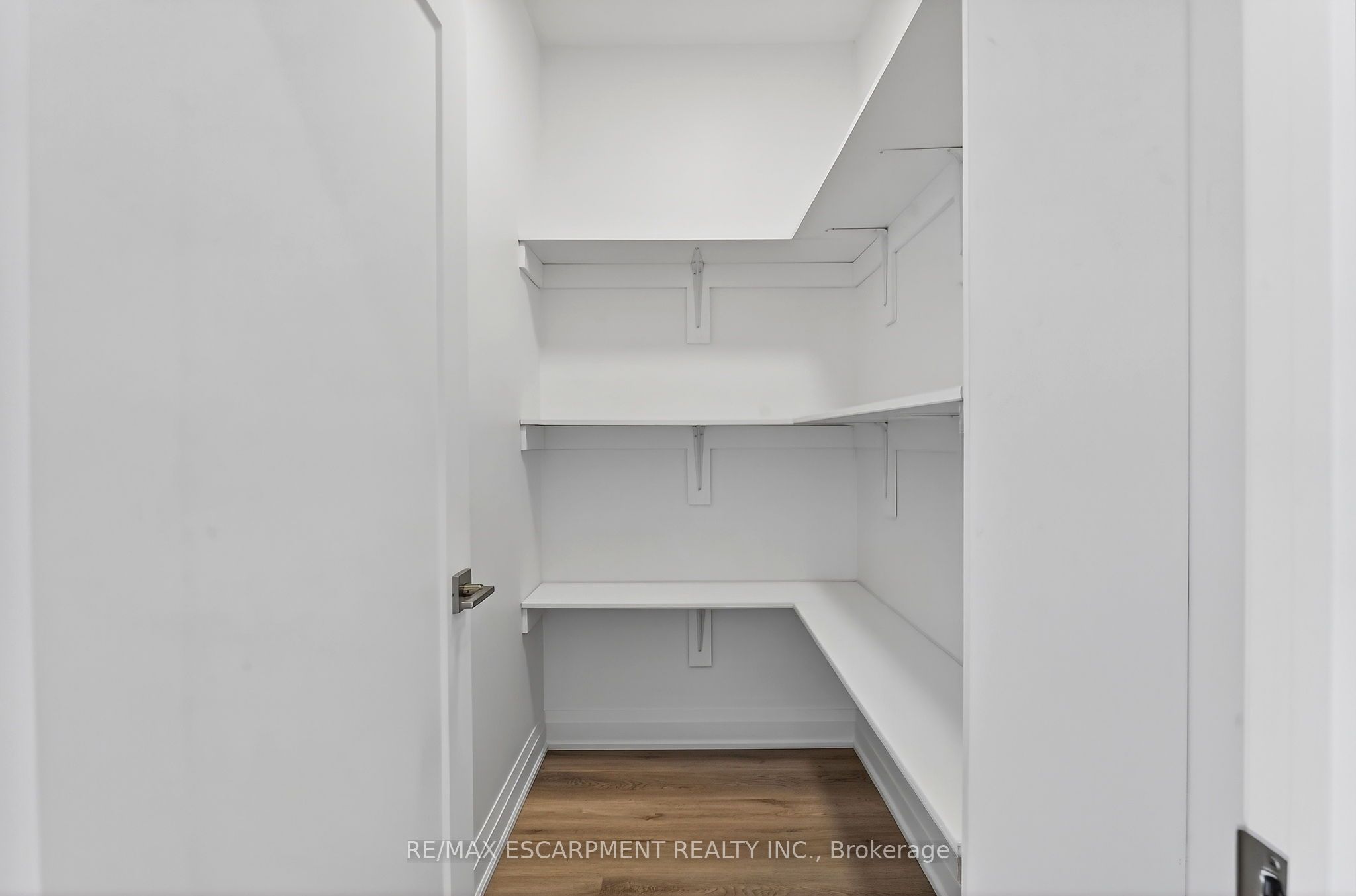 8868 Angie Drive Property Photo 20