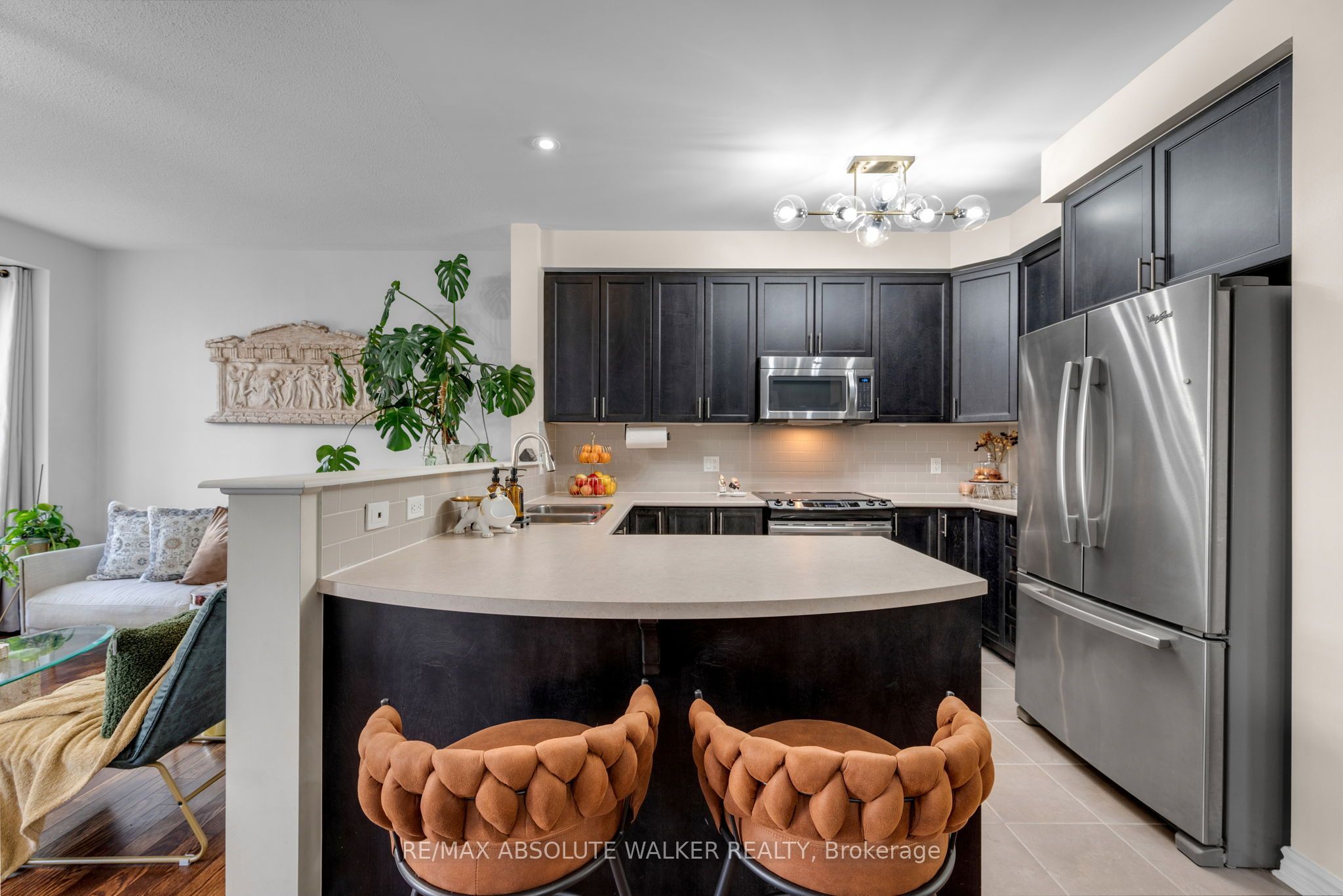 769 Hazelnut Crescent Property Photo 11