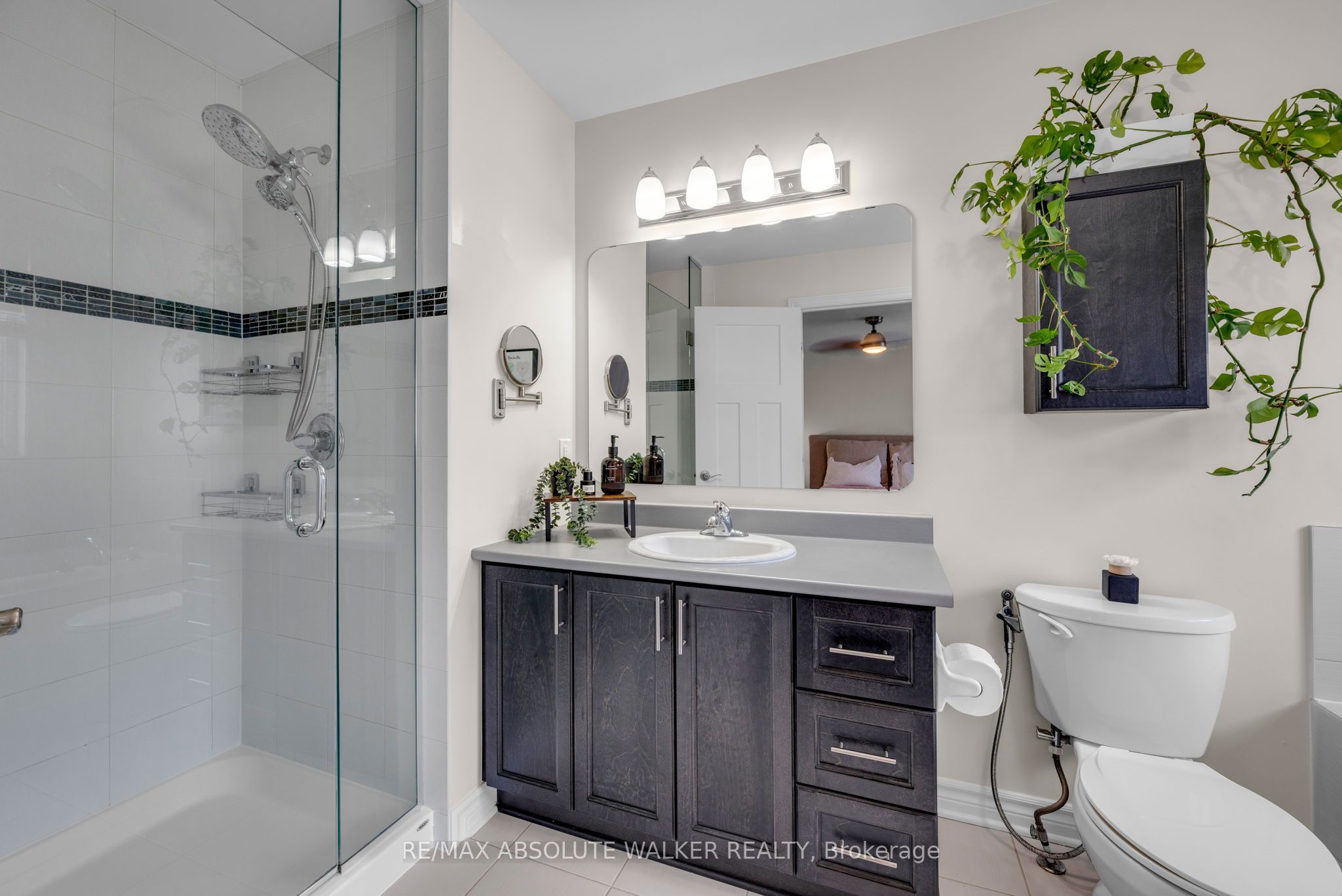 769 Hazelnut Crescent Property Photo 21