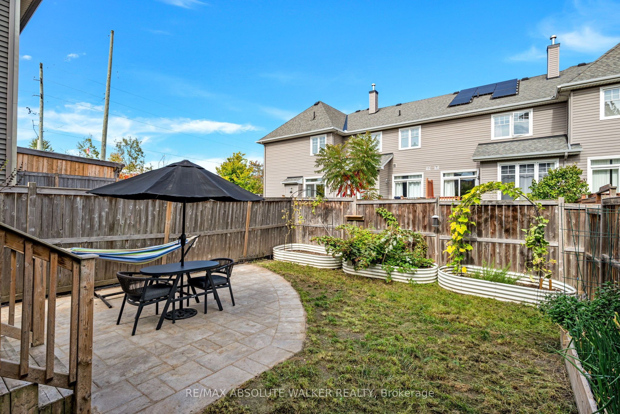 769 Hazelnut Crescent Property Photo 34