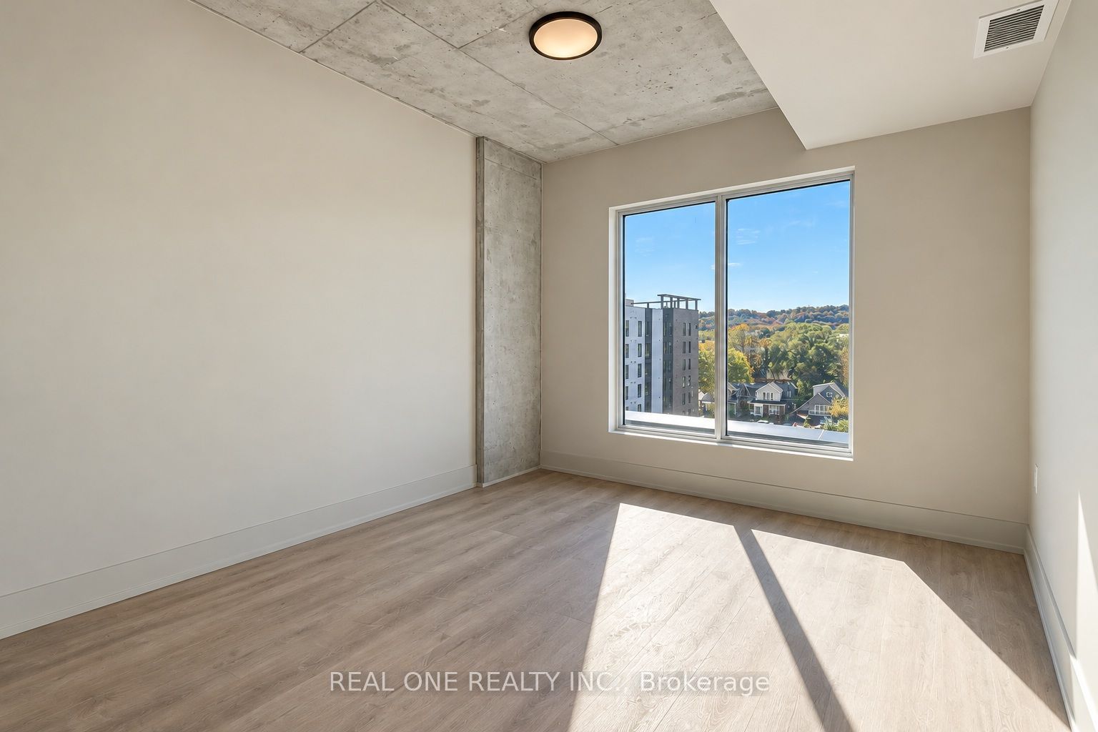 810 King Street W 606 Property Photo 15