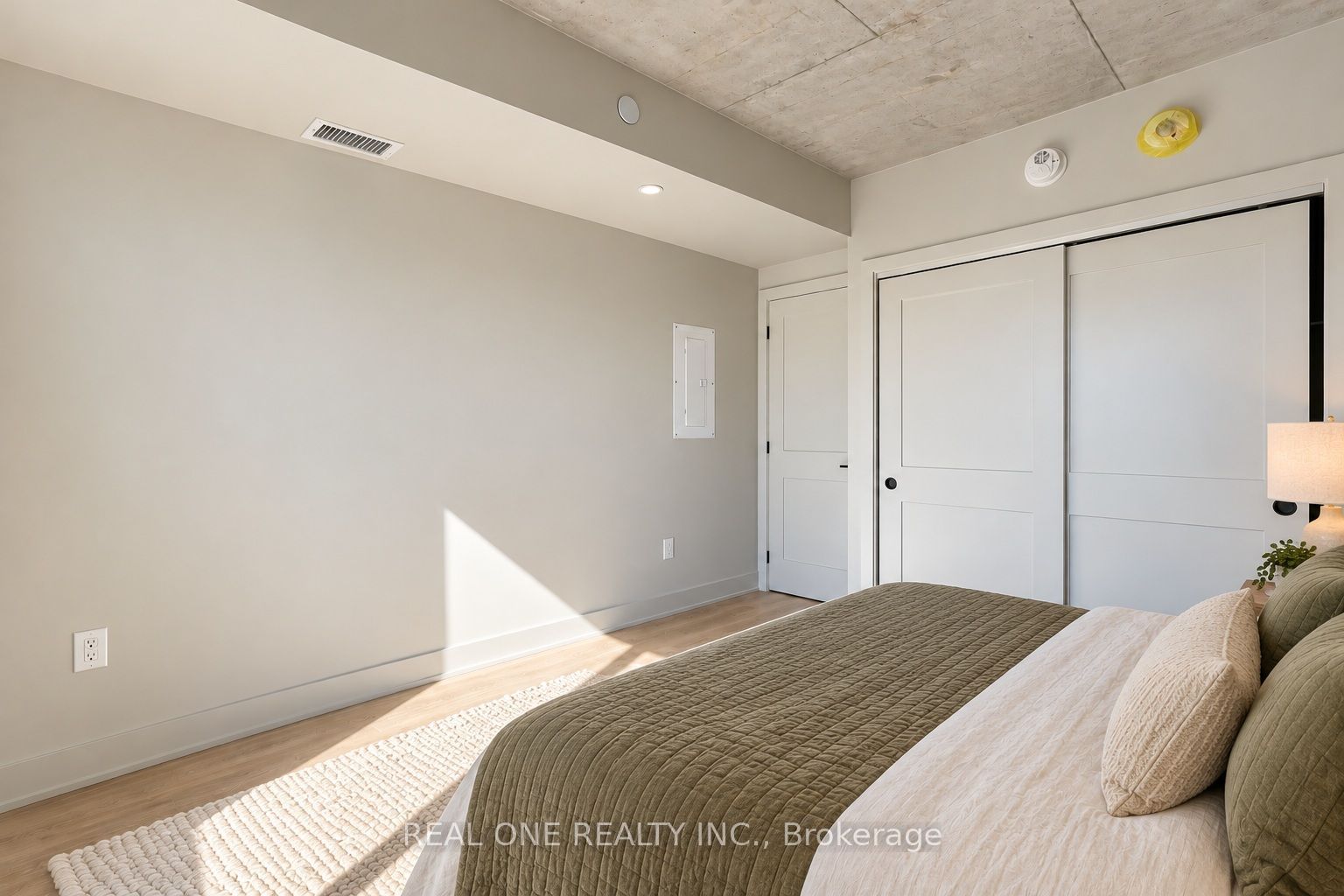 810 King Street W 606 Property Photo 18