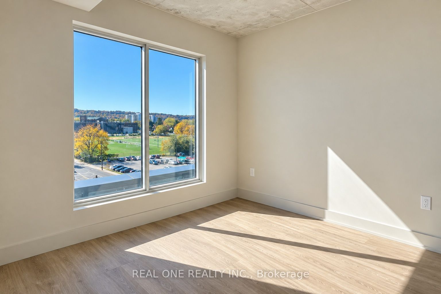 810 King Street W 606 Property Photo 23