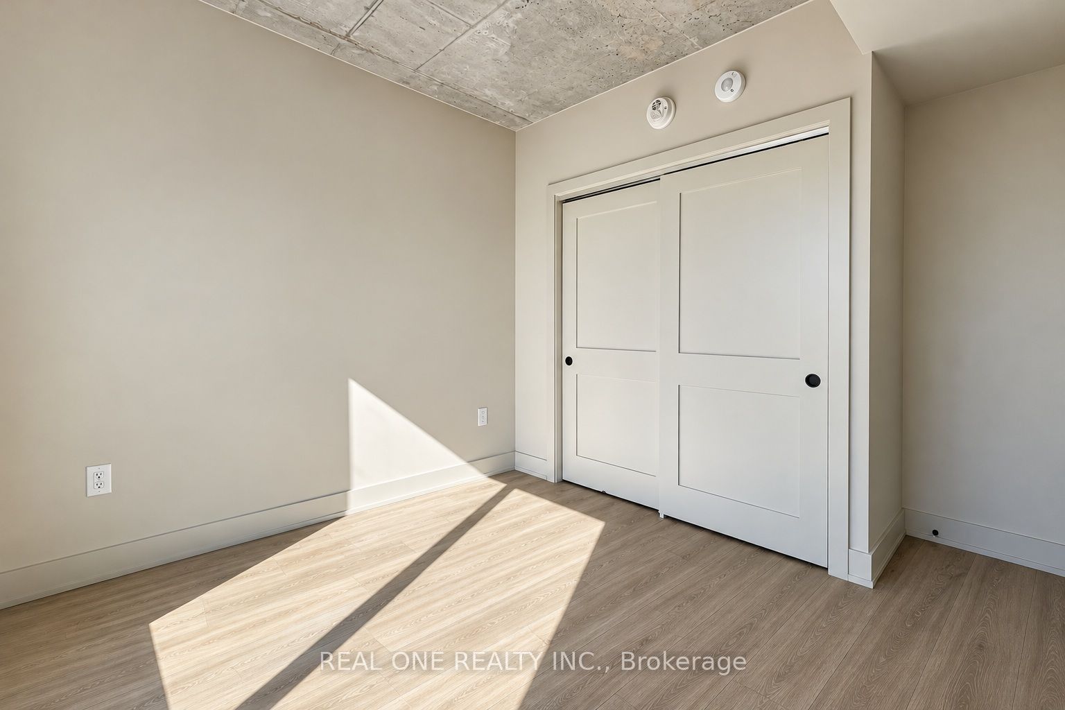 810 King Street W 606 Property Photo 29