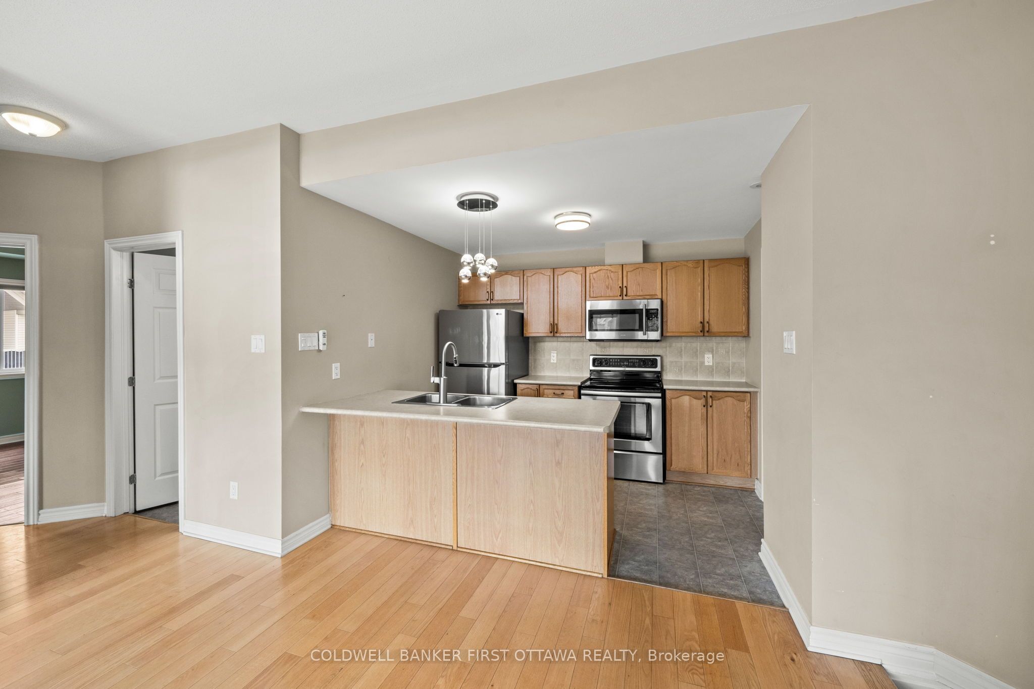 143 Oldfield Street F Property Photo 16
