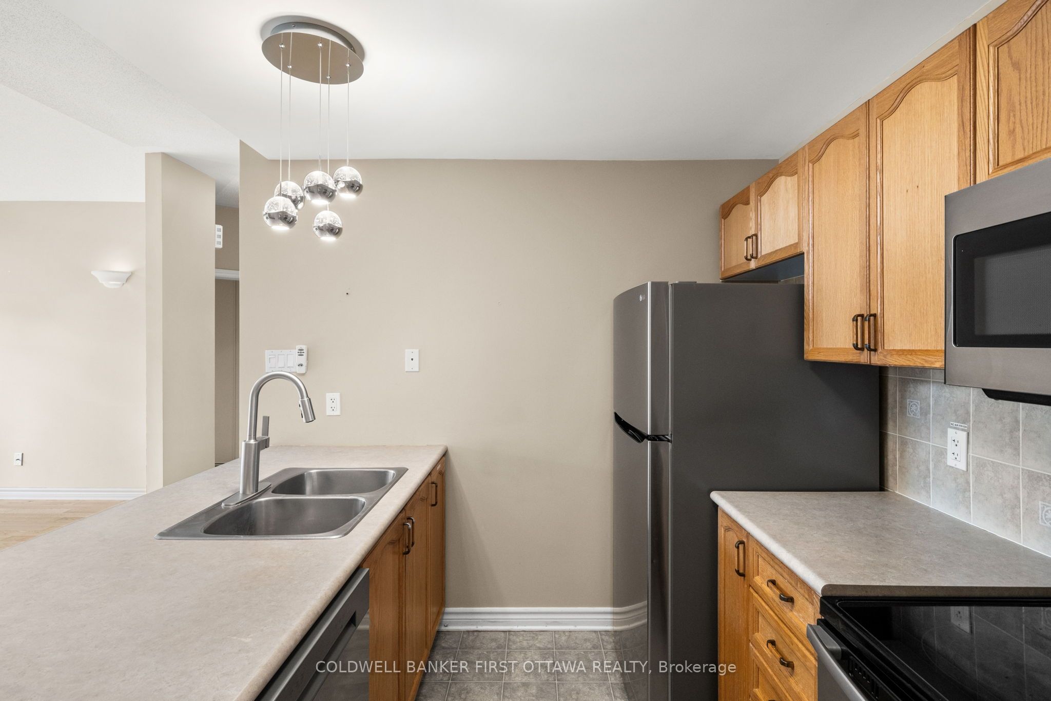 143 Oldfield Street F Property Photo 20