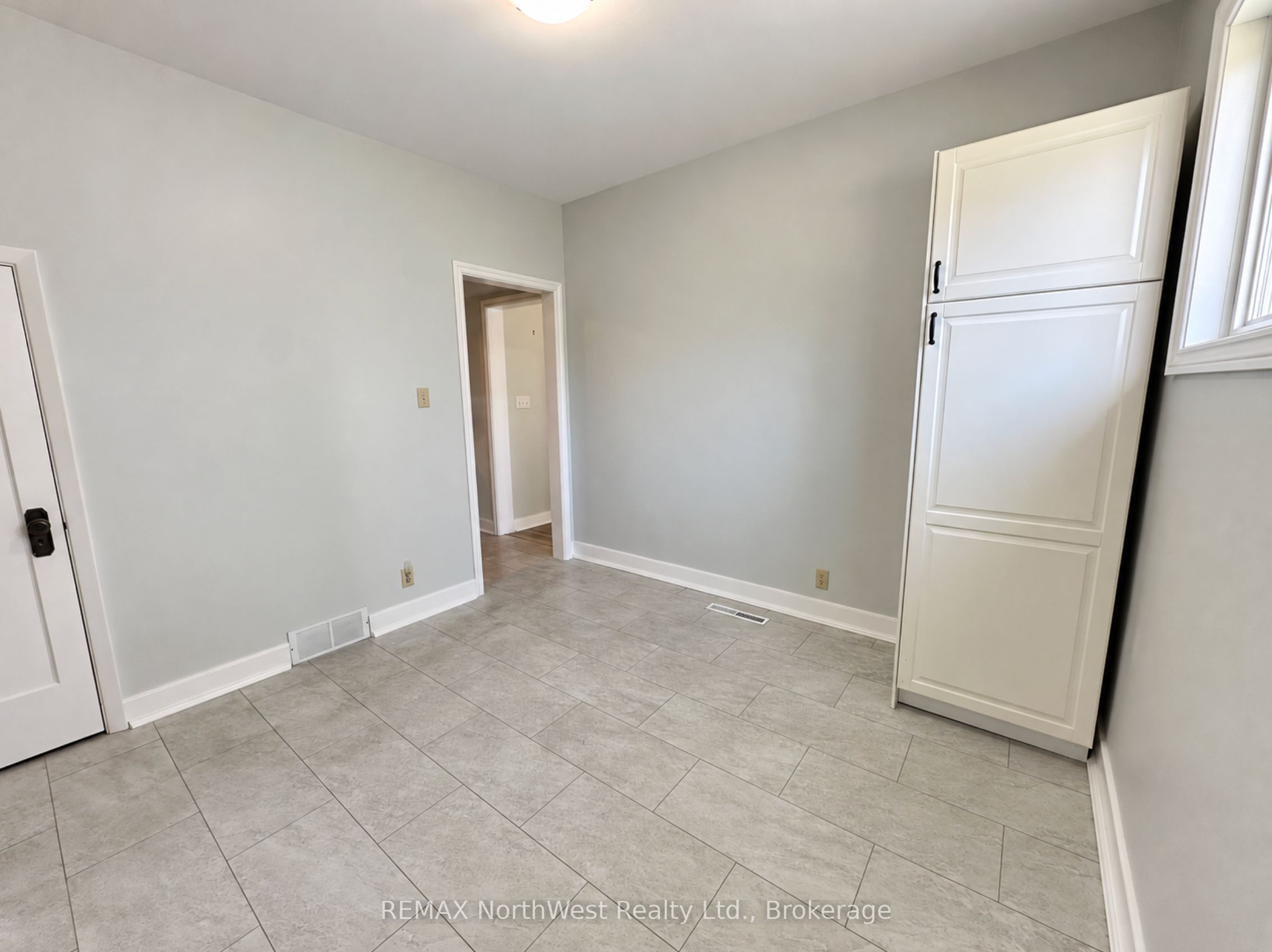 226 Fourth Street N Property Photo 8
