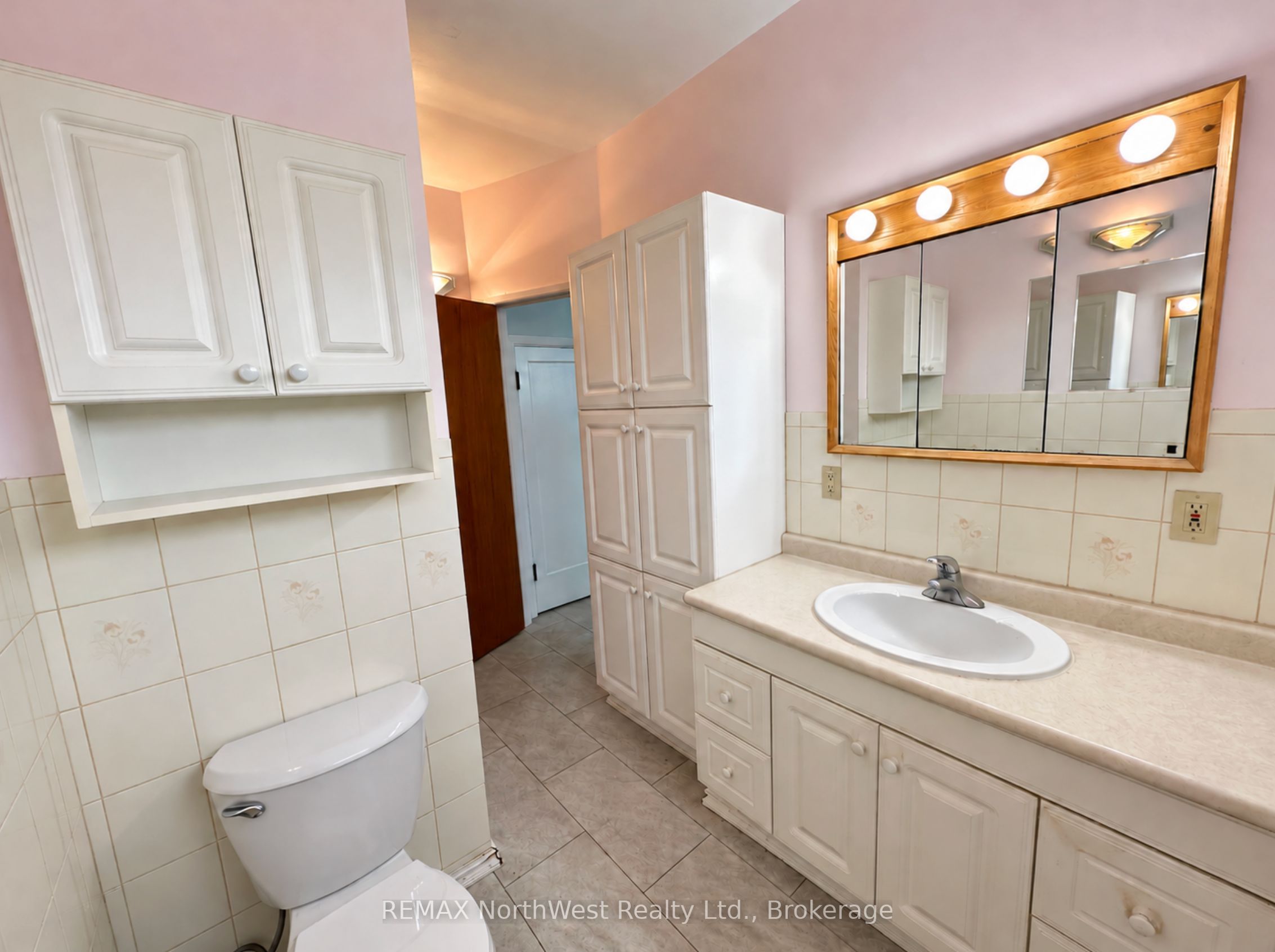 226 Fourth Street N Property Photo 10