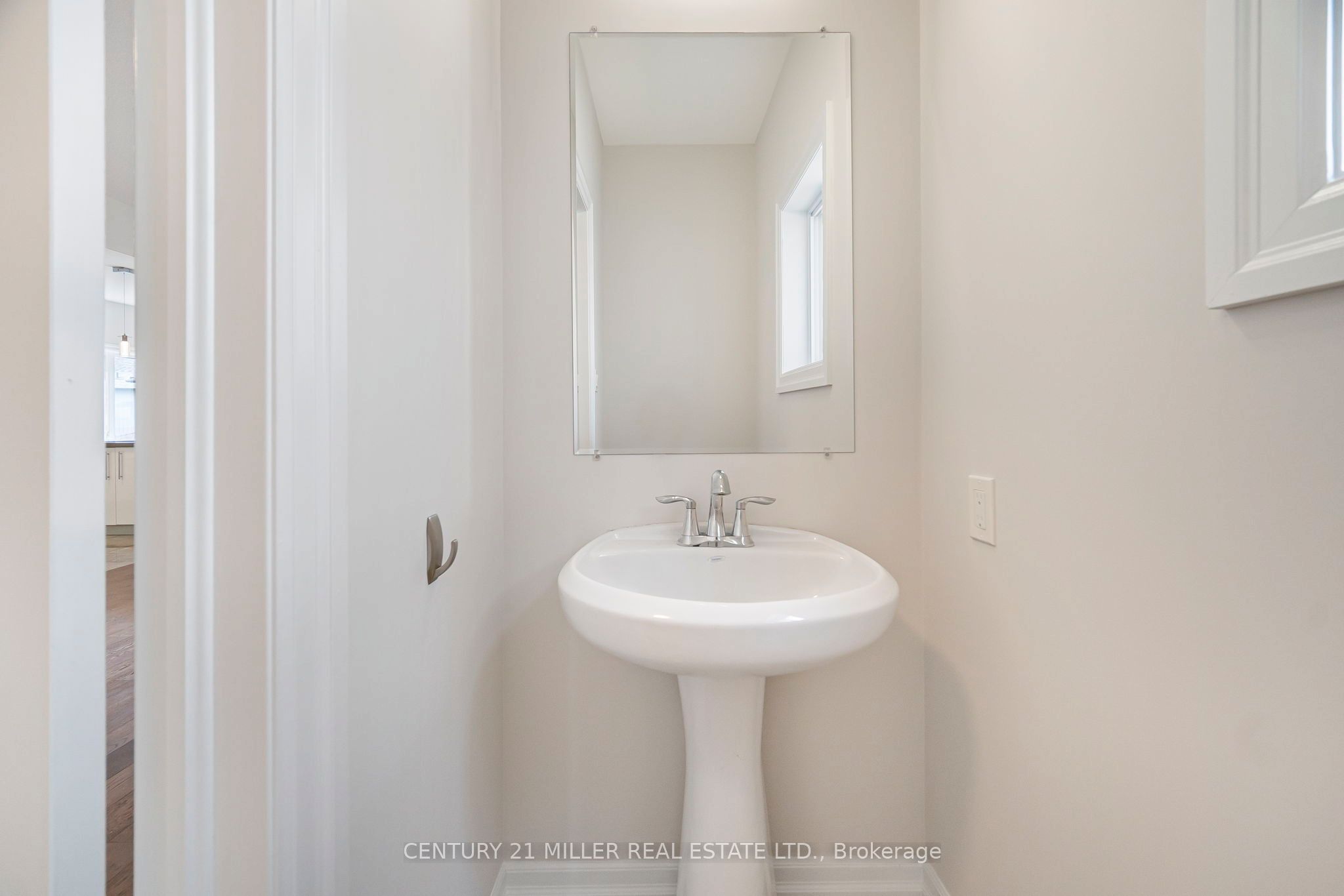 2619 Sheffield Boulevard 33 Property Photo 12