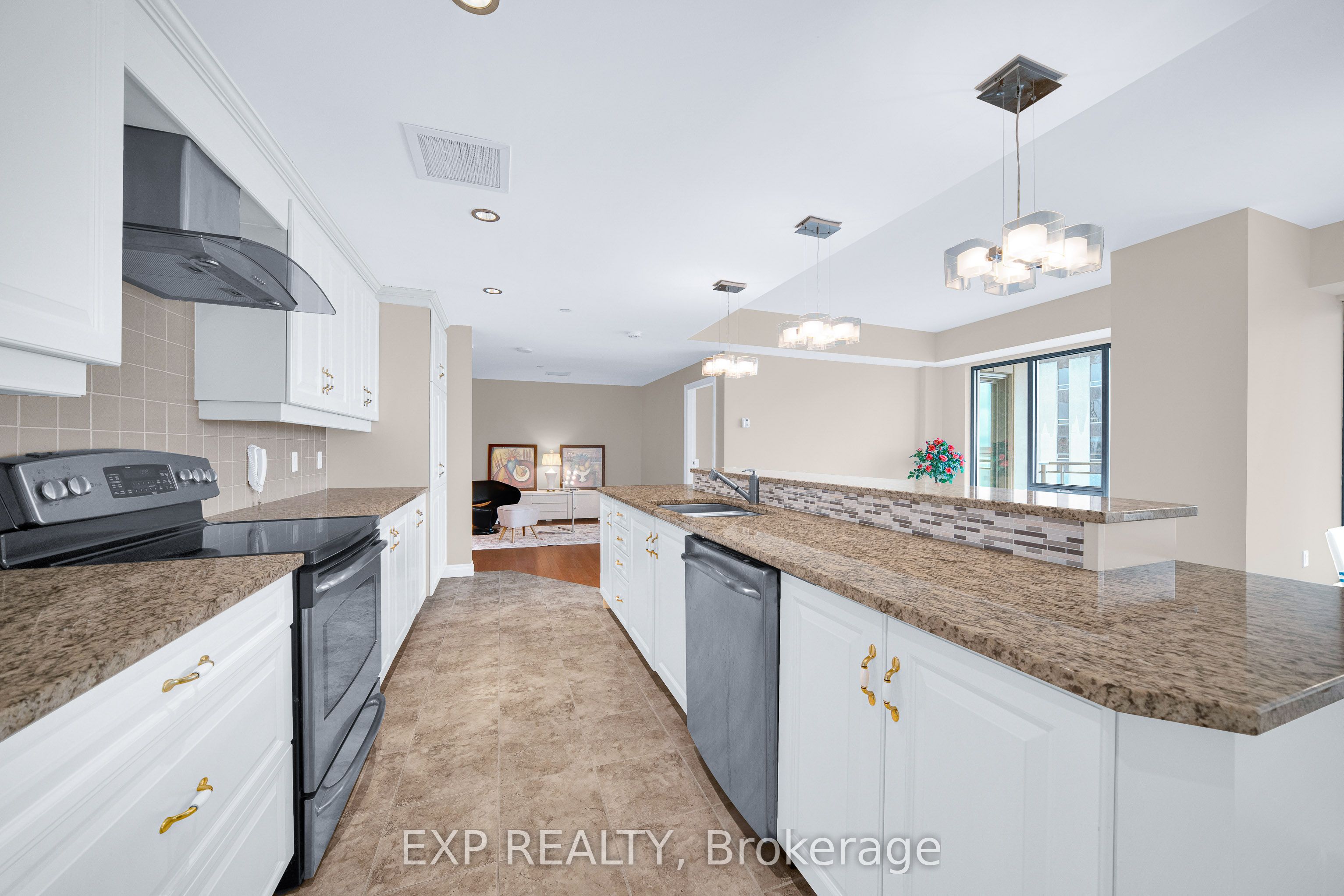 90 George Street 1103 Property Photo 8