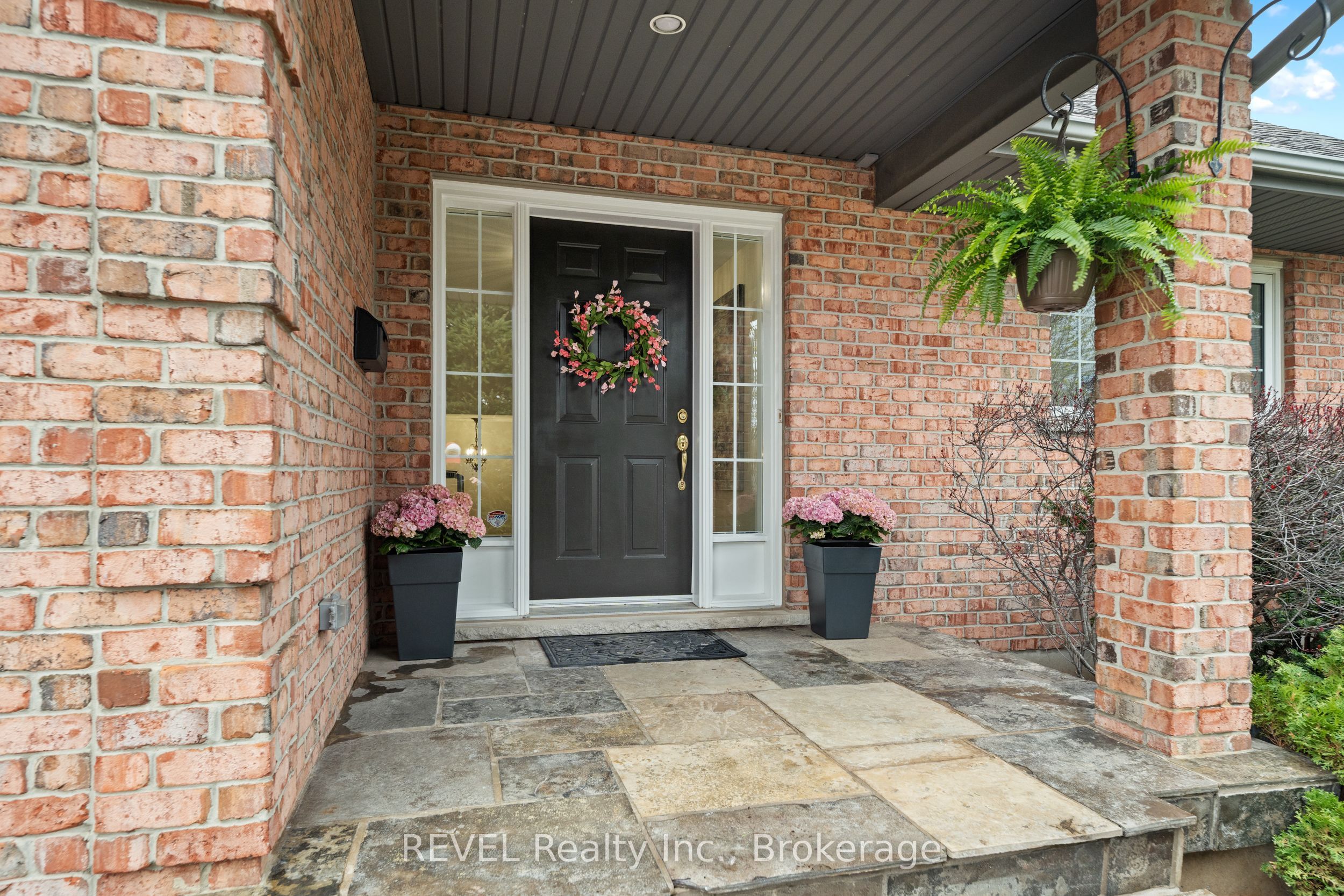 6839 Imperial Court Property Photo 3
