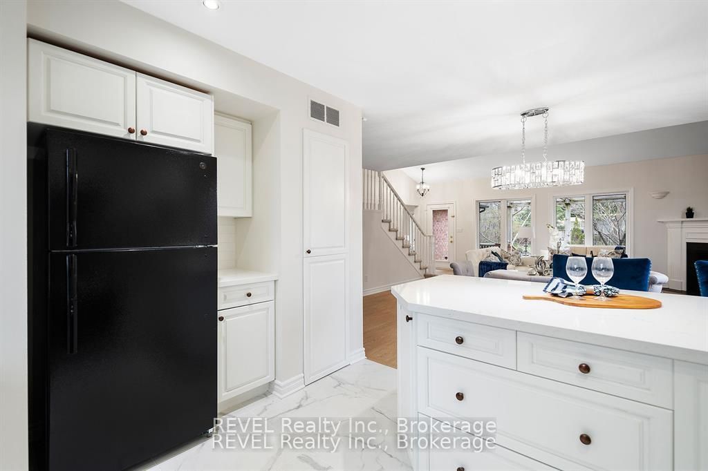 6839 Imperial Court Property Photo 13