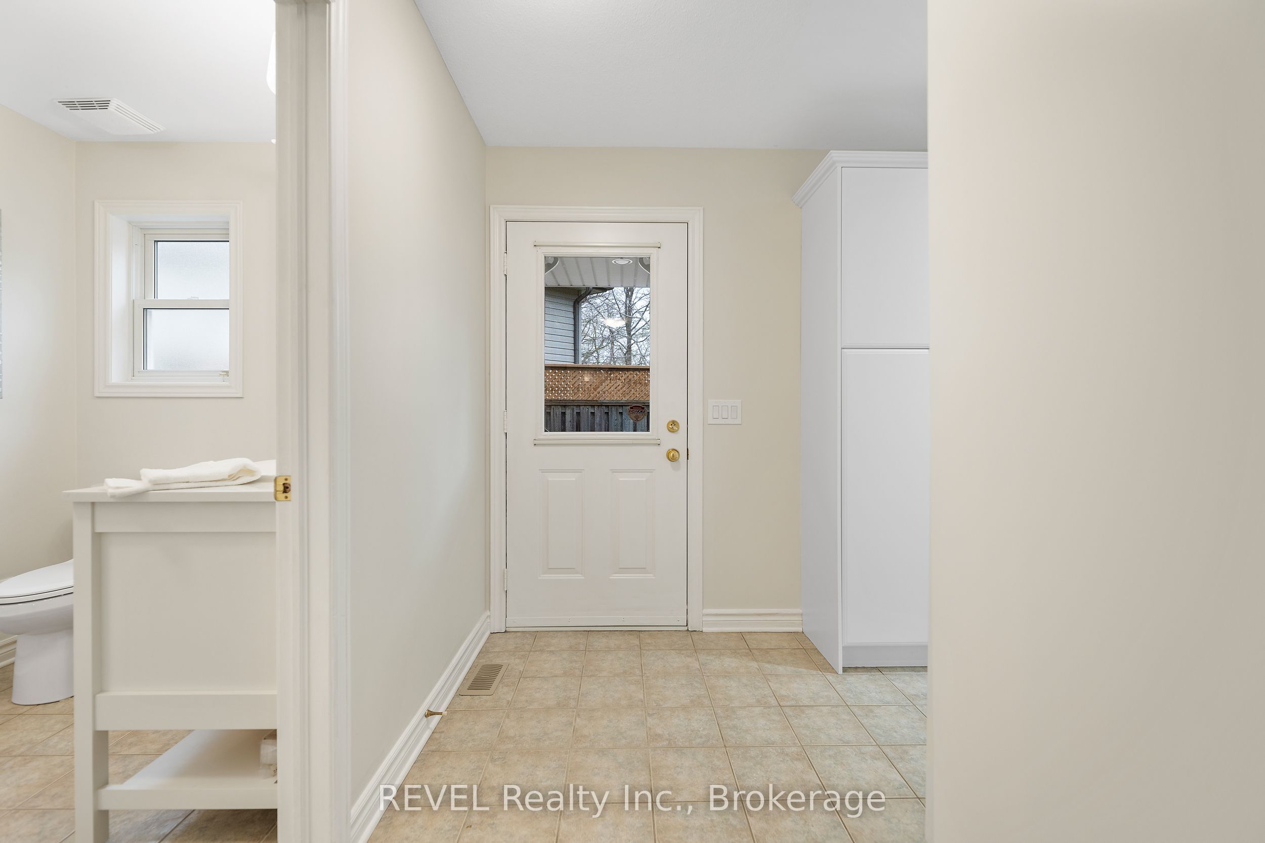 6839 Imperial Court Property Photo 16
