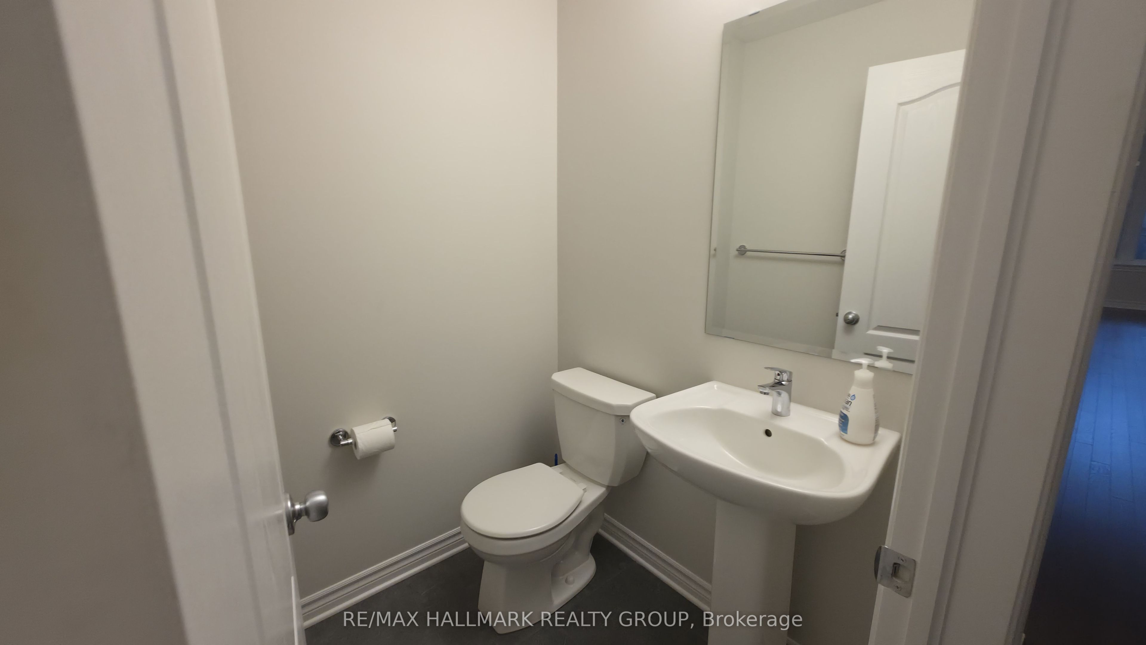 62 Mandevilla Crescent Property Photo 5