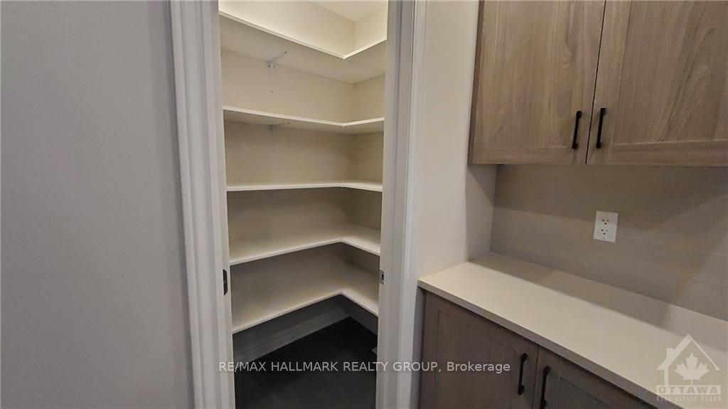 62 Mandevilla Crescent Property Photo 10