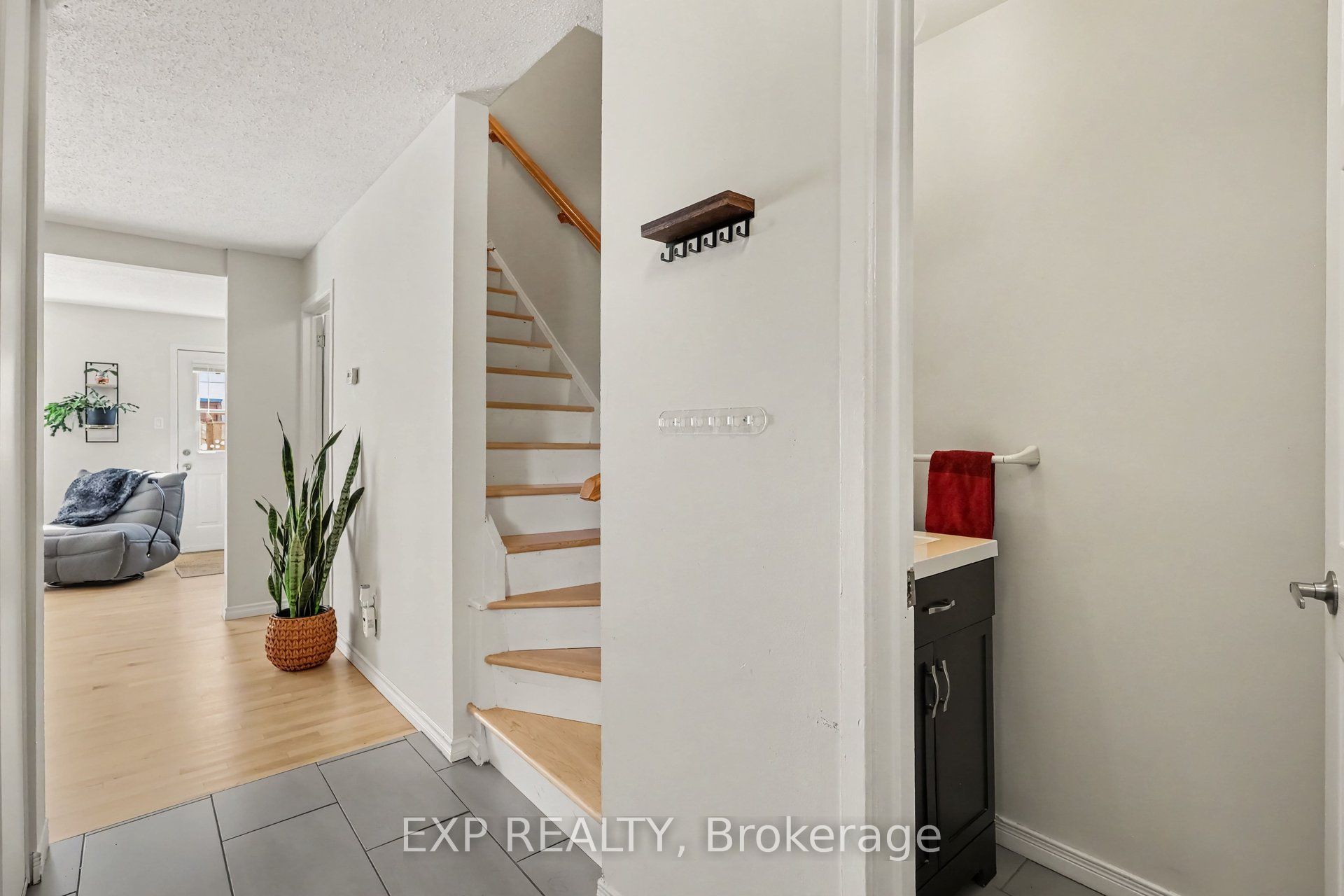 1290 Cahill Drive Property Photo 3