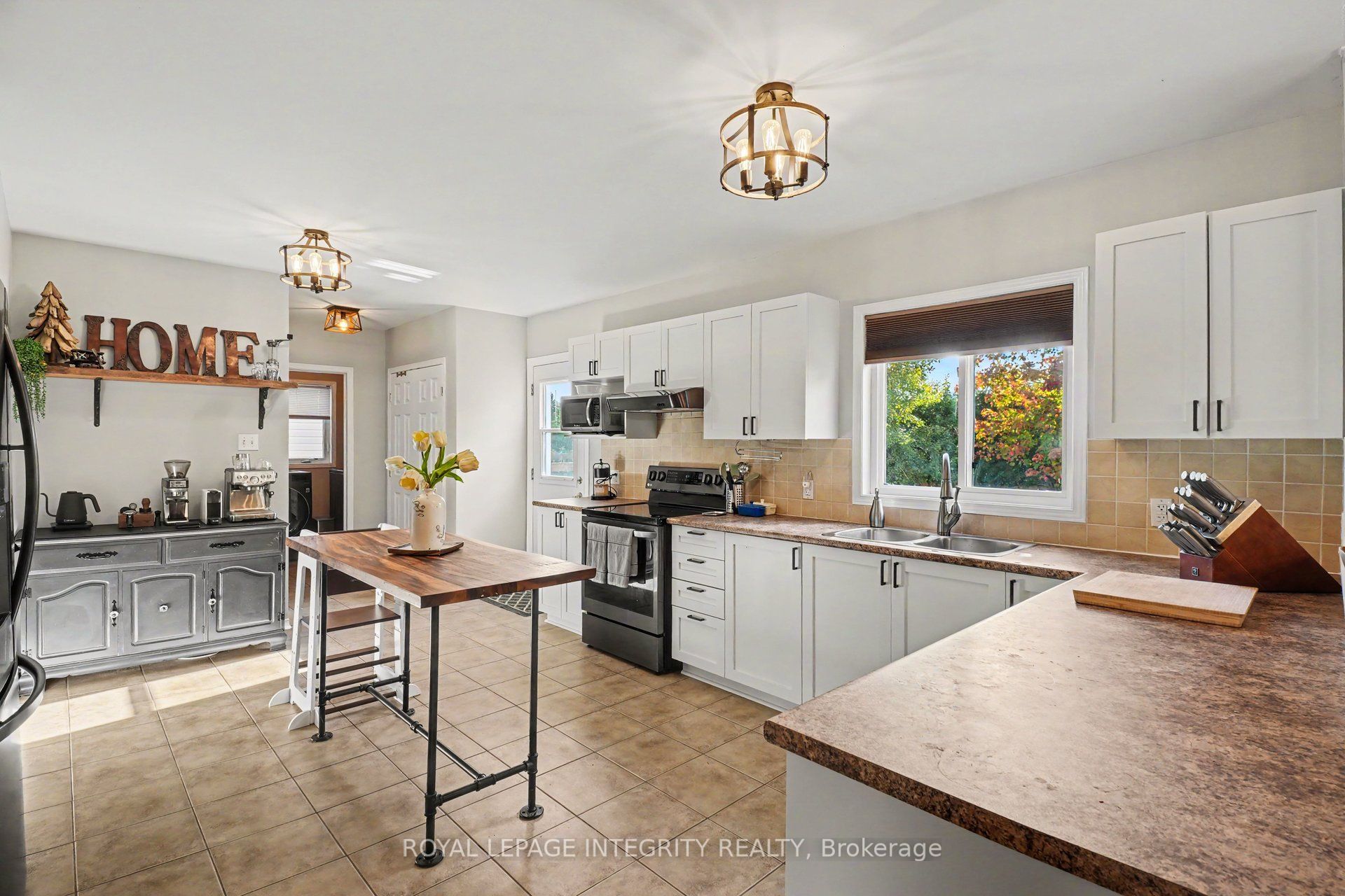 84 Lamadeleine Boulevard Property Photo 9