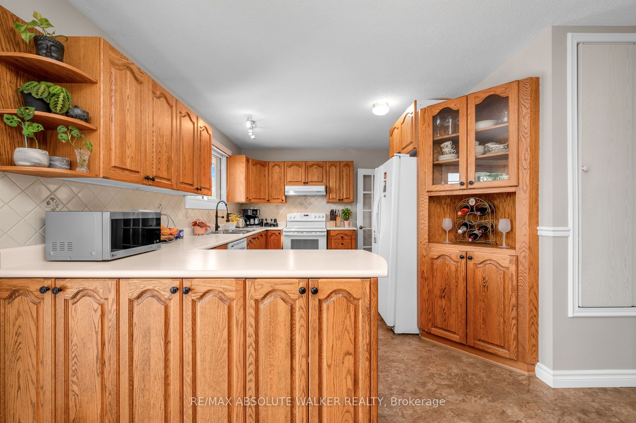 337 Roxdale Avenue Property Photo 2