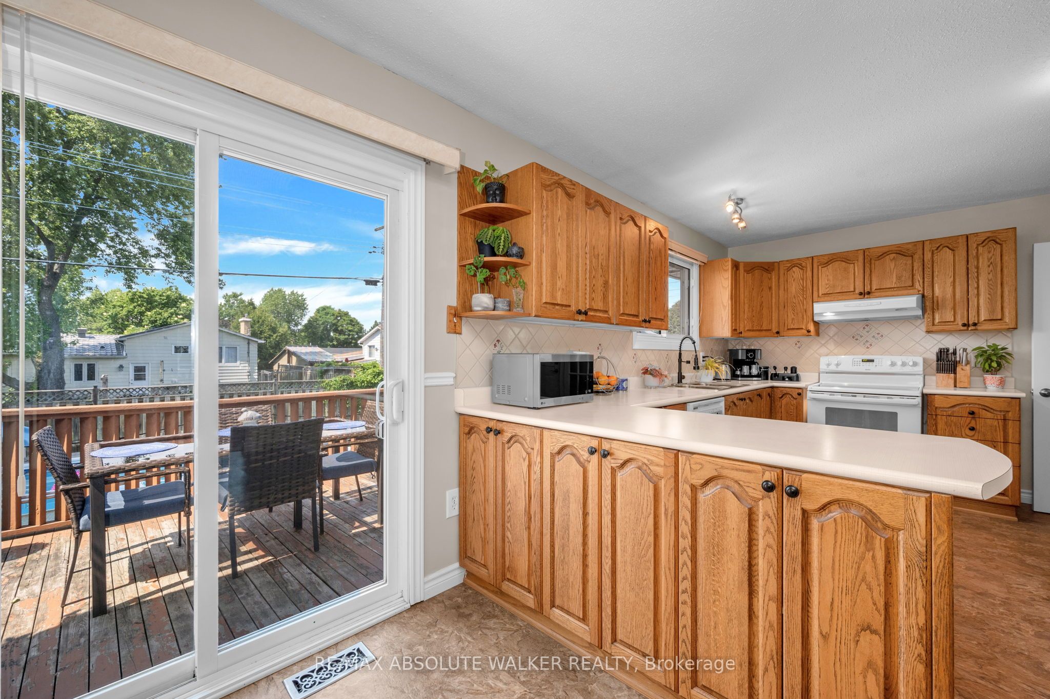 337 Roxdale Avenue Property Photo 16