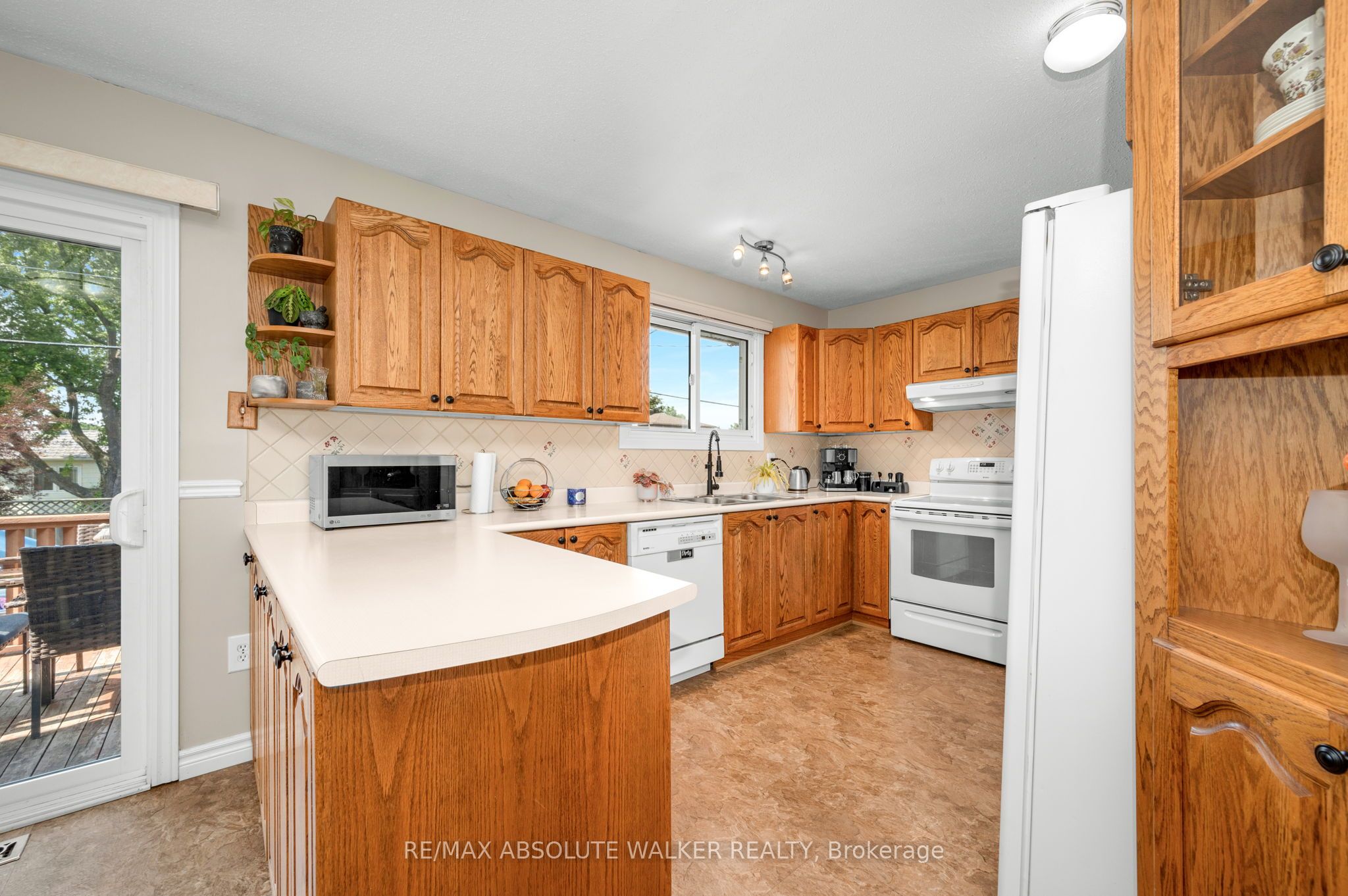 337 Roxdale Avenue Property Photo 17