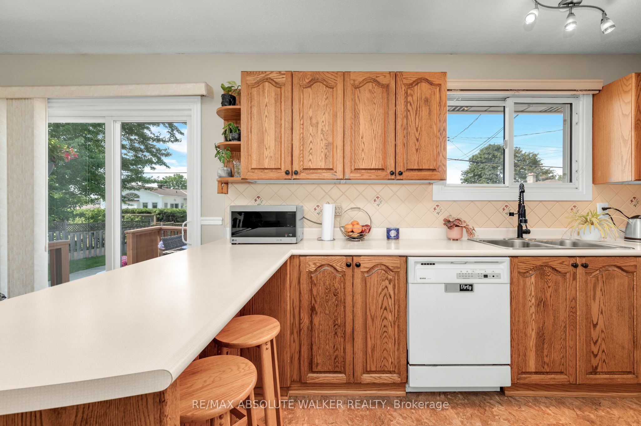 337 Roxdale Avenue Property Photo 18