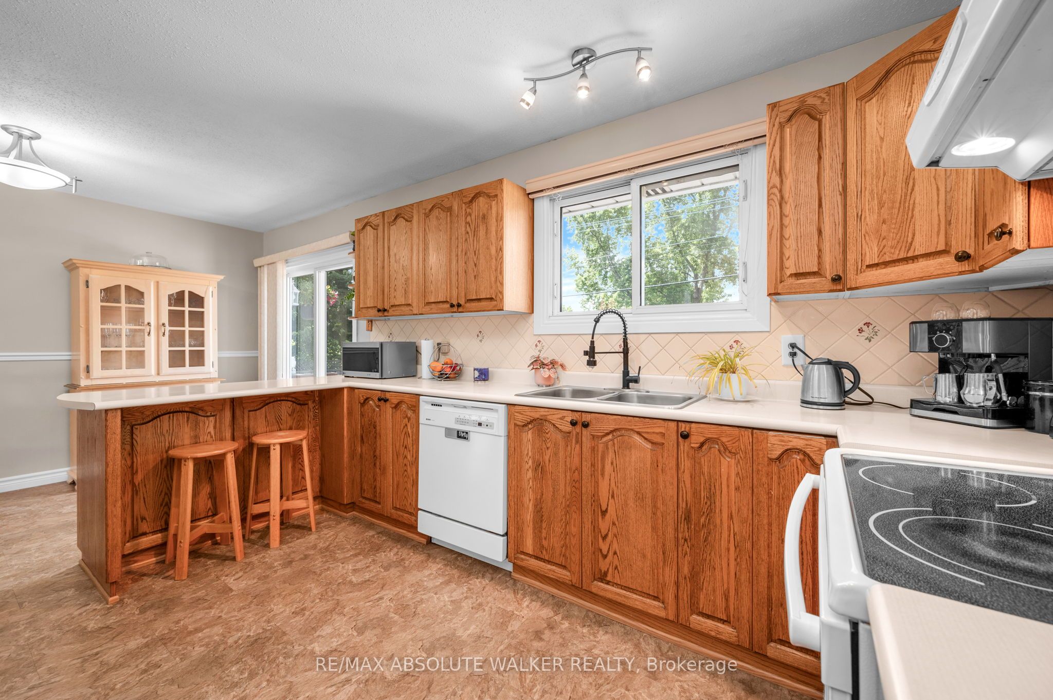 337 Roxdale Avenue Property Photo 21