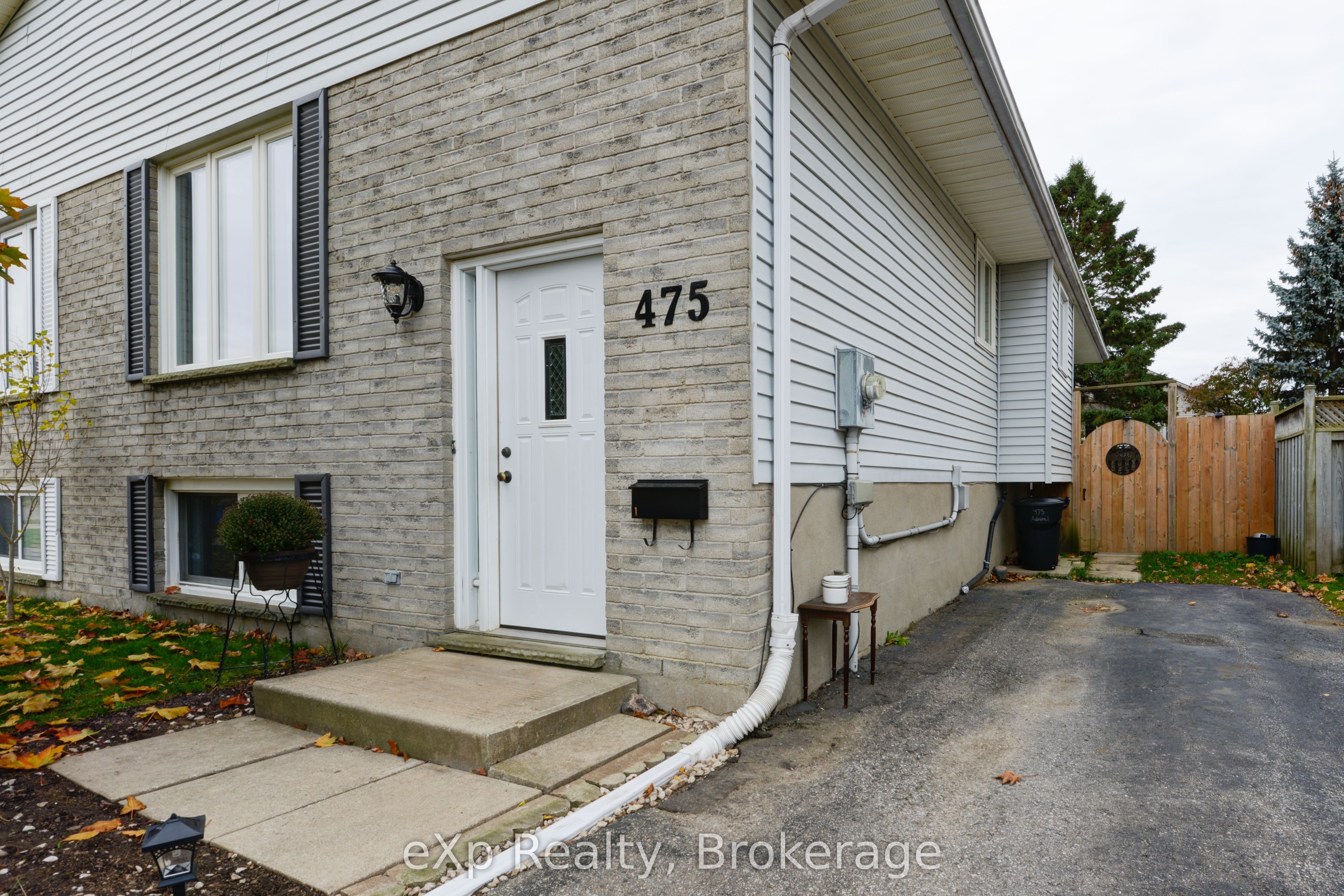 475 ADMIRAL Drive LOWER Property Photo 1