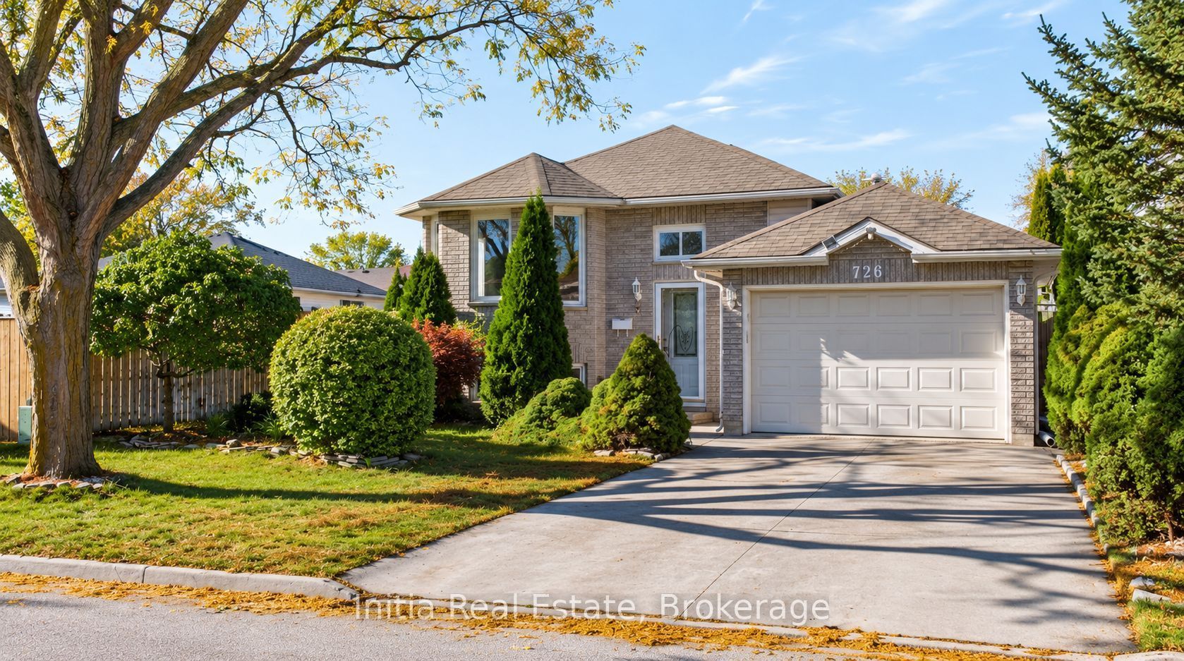 726 Sandison Street N Property Photo 2