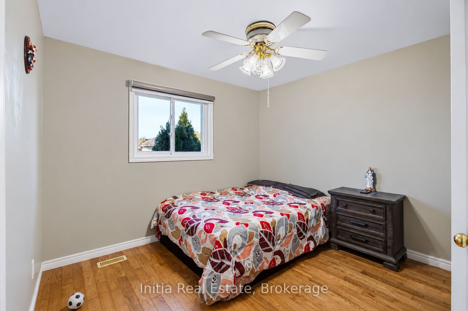 726 Sandison Street N Property Photo 20