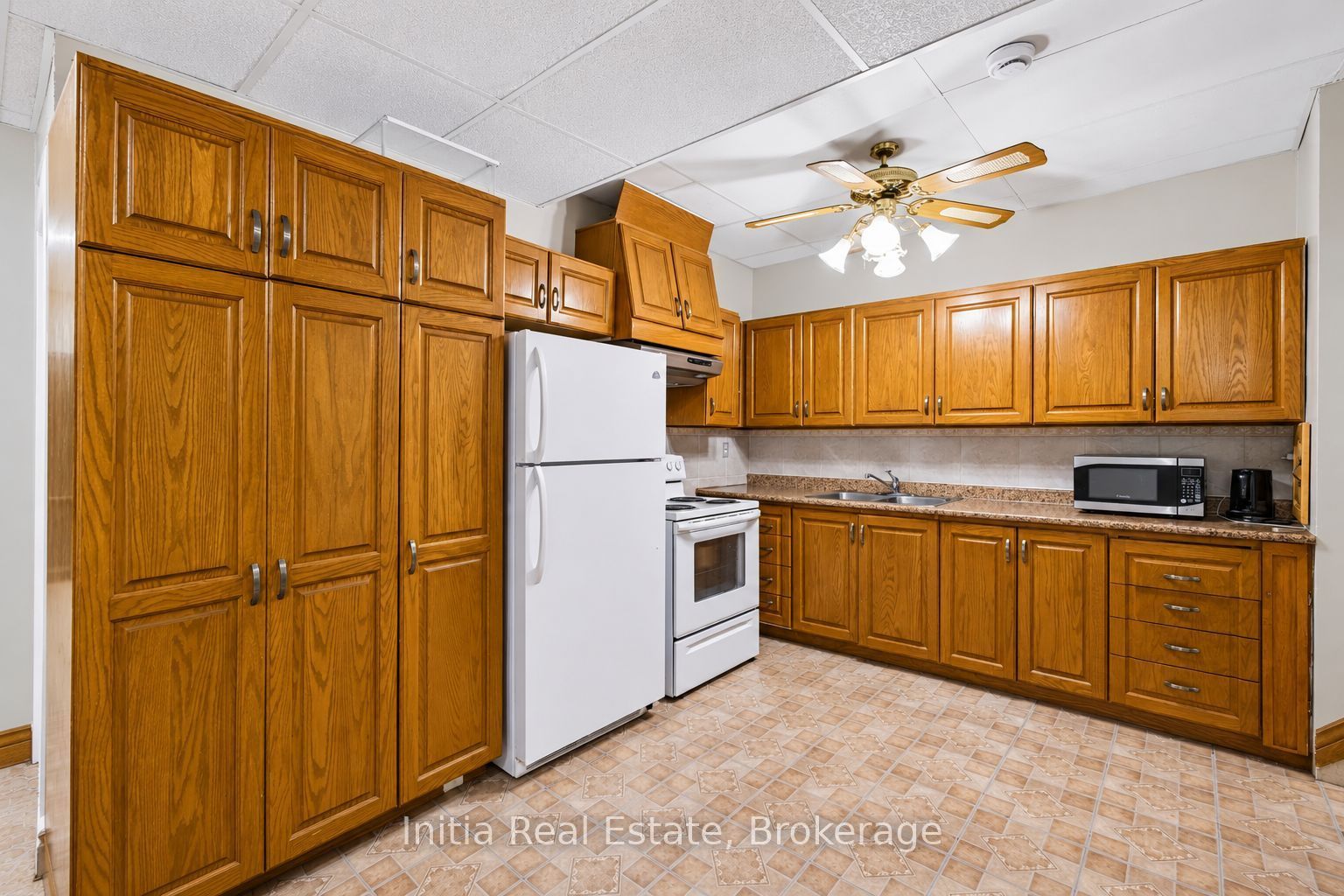 726 Sandison Street N Property Photo 26