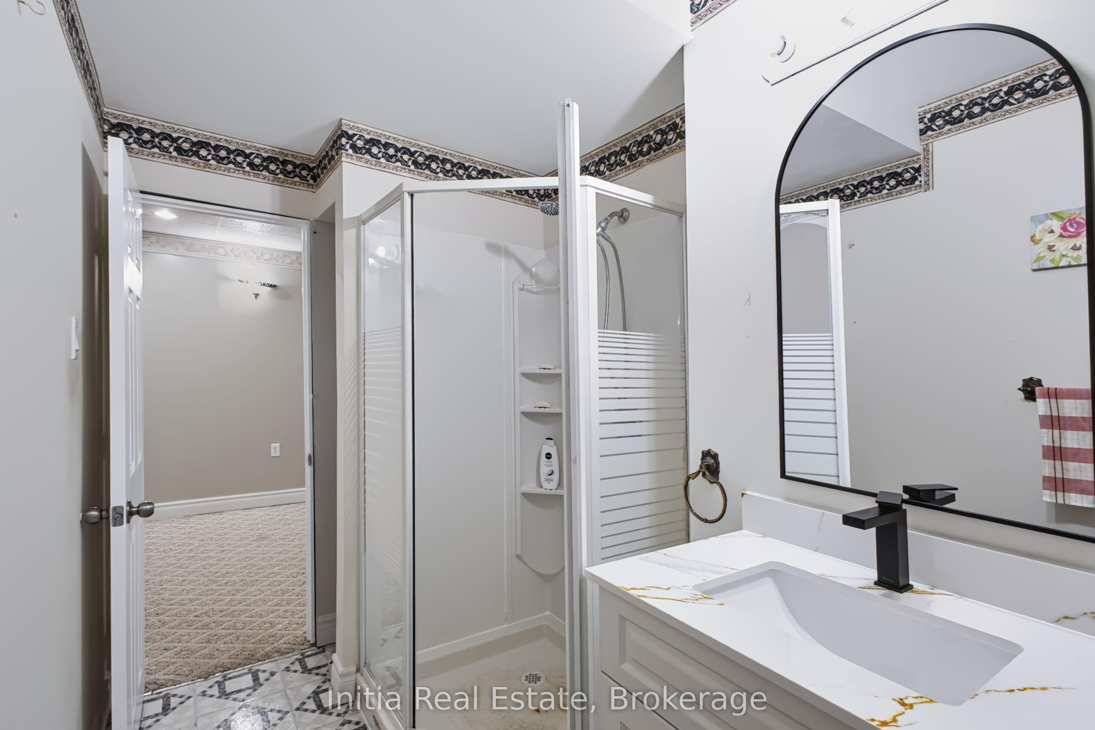 726 Sandison Street N Property Photo 31