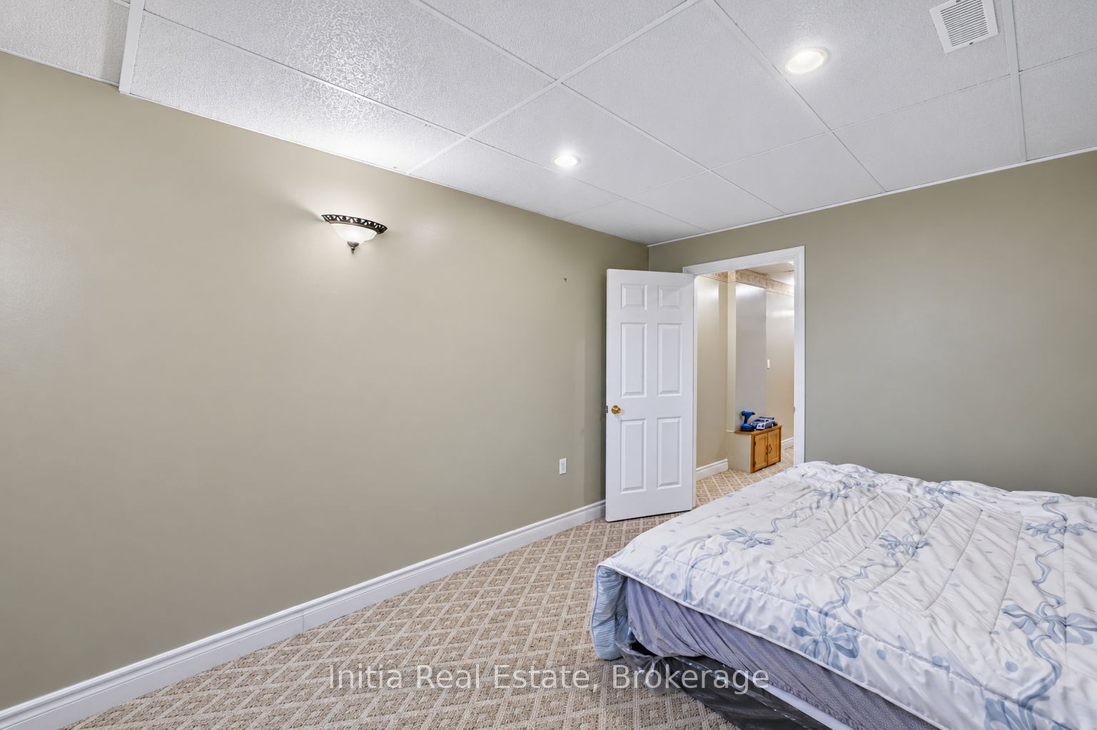 726 Sandison Street N Property Photo 35