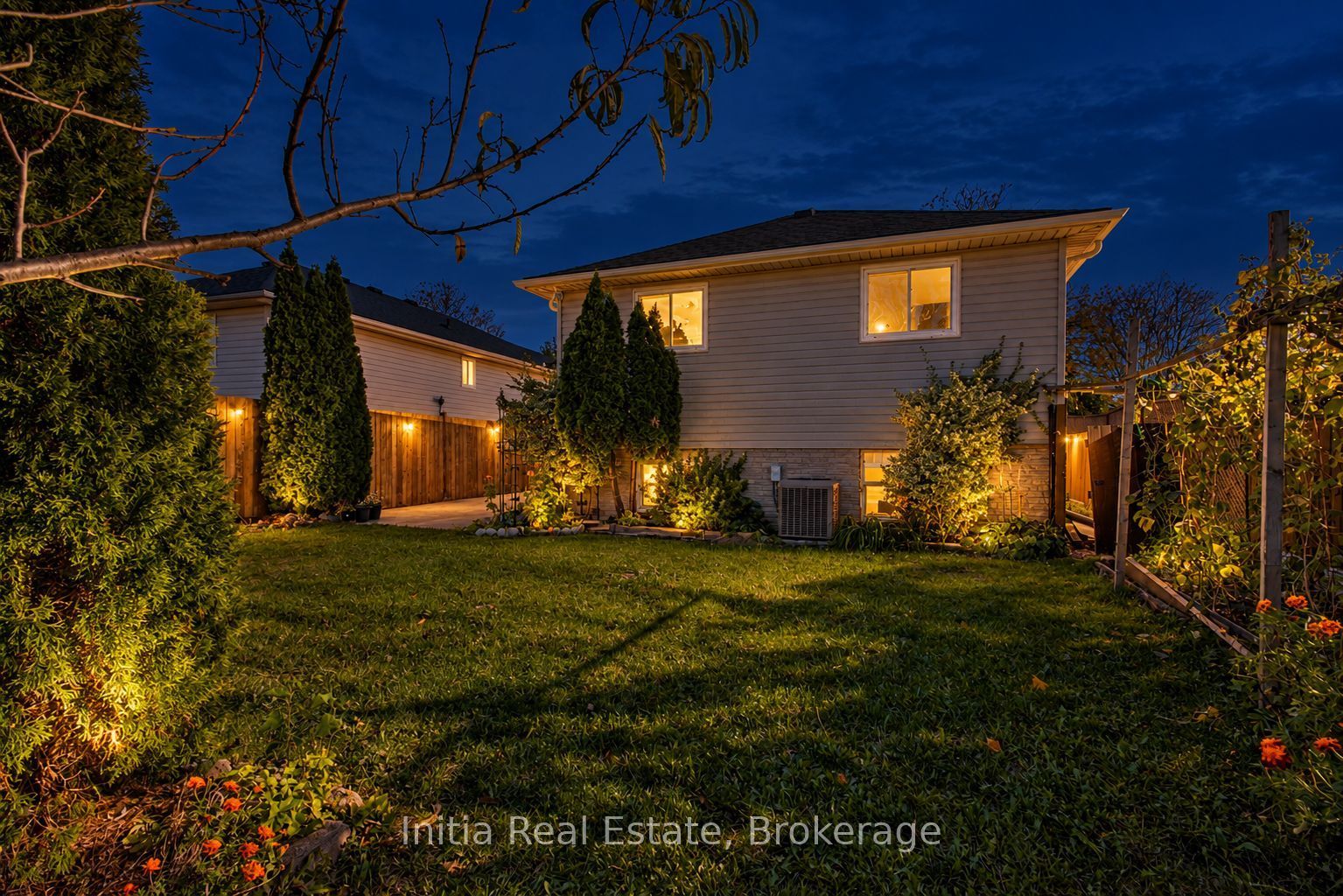 726 Sandison Street N Property Photo 43