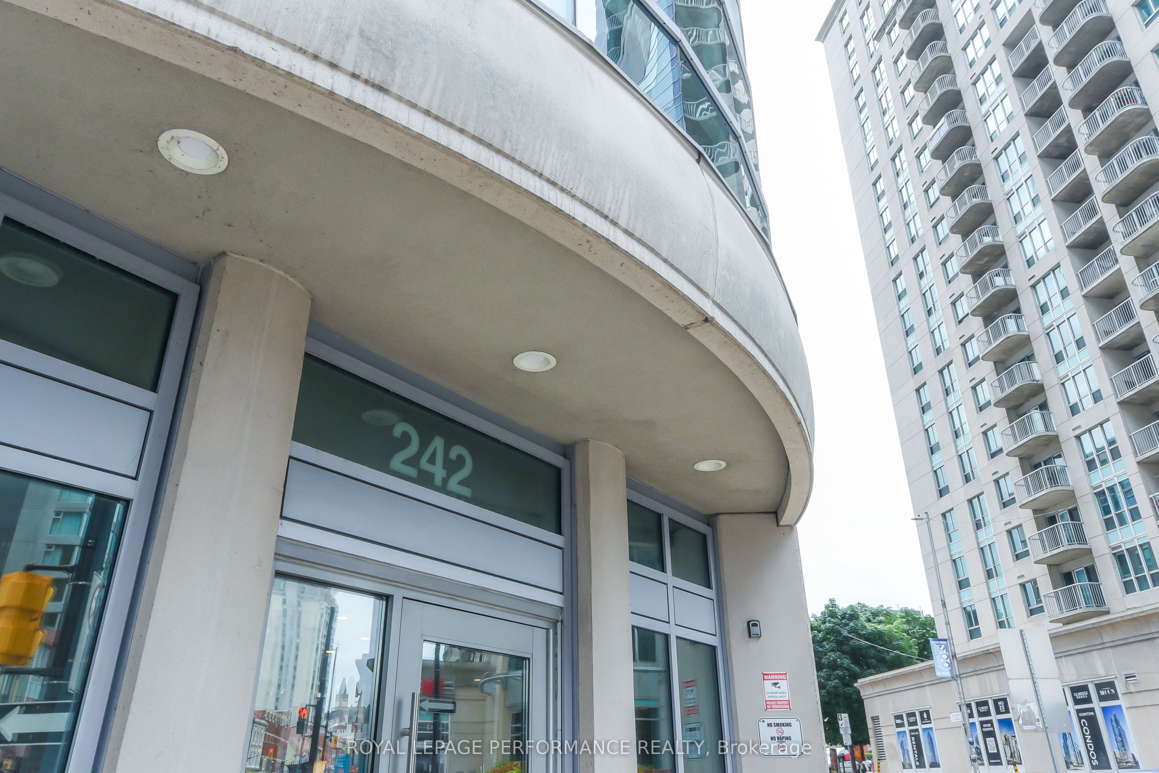 242 Rideau Street 1808 Property Photo 2