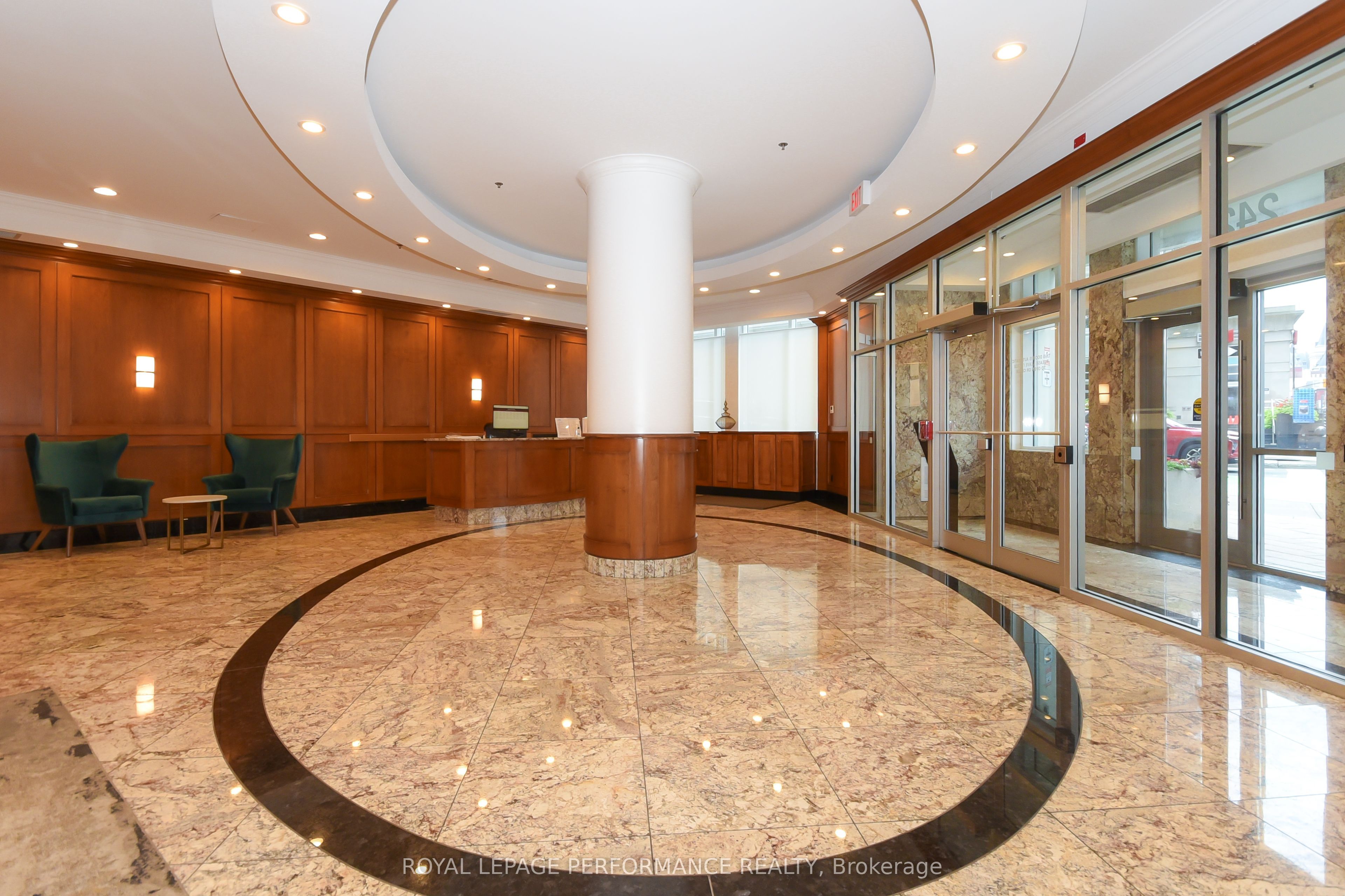 242 Rideau Street 1808 Property Photo 6