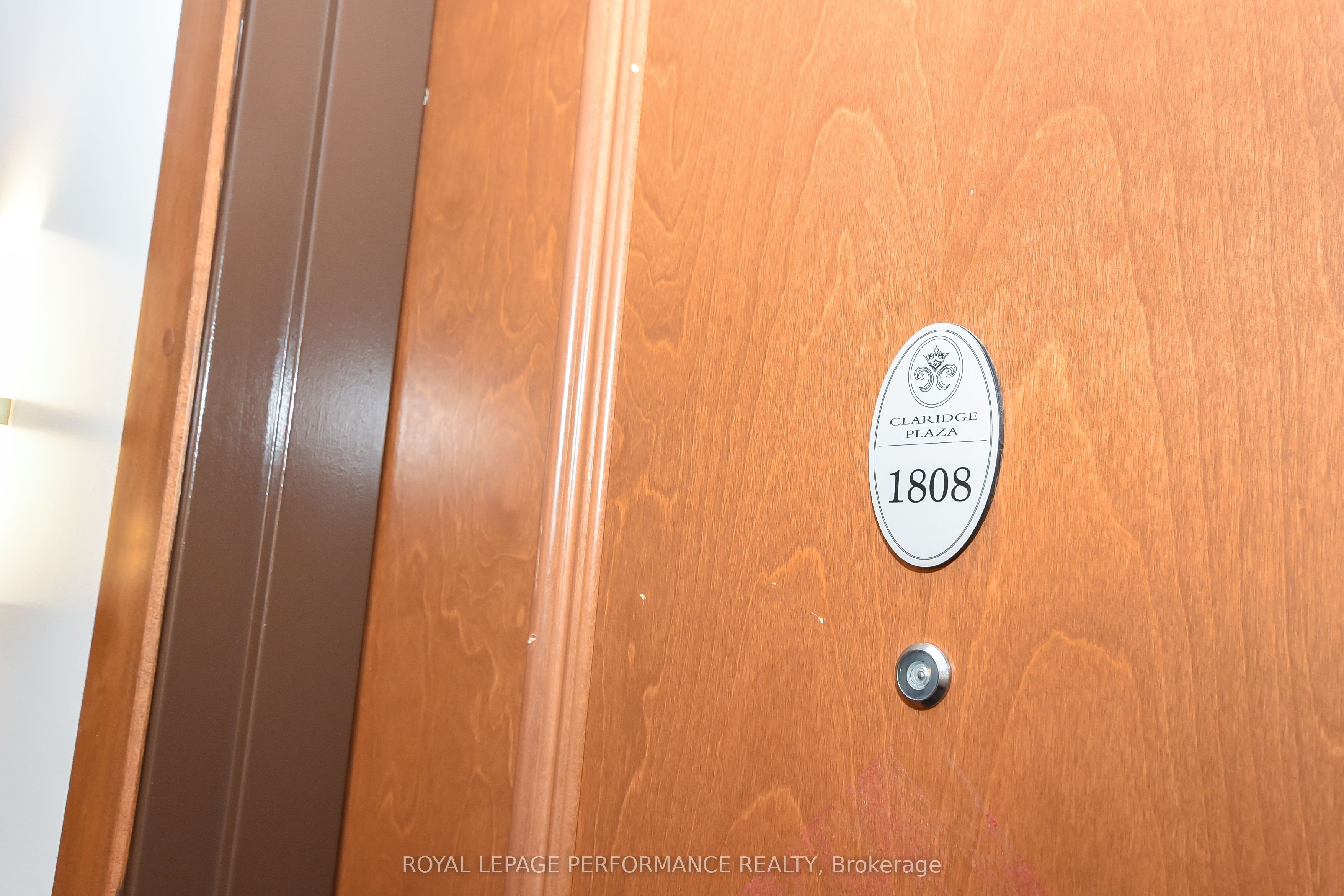242 Rideau Street 1808 Property Photo 7