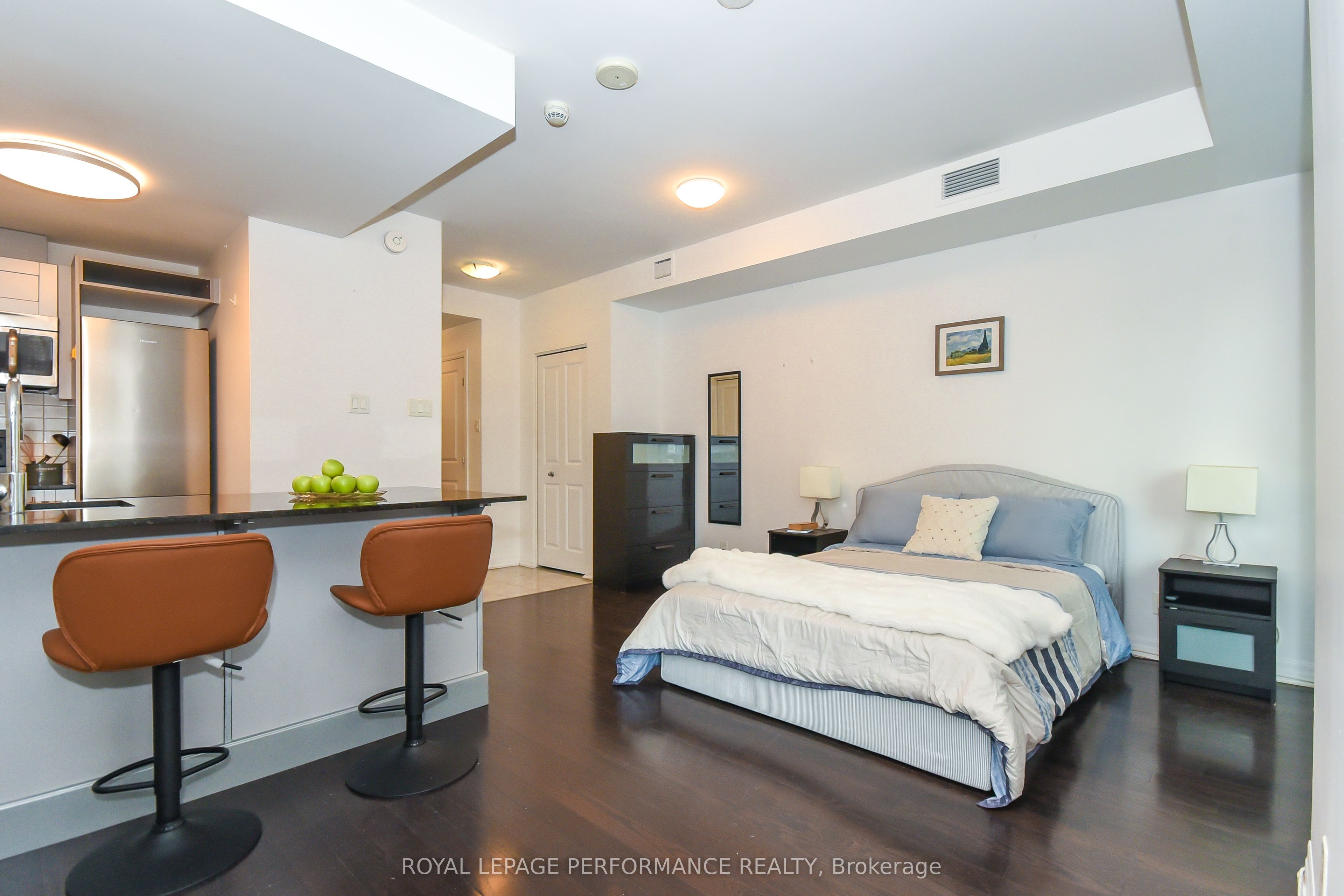 242 Rideau Street 1808 Property Photo 9