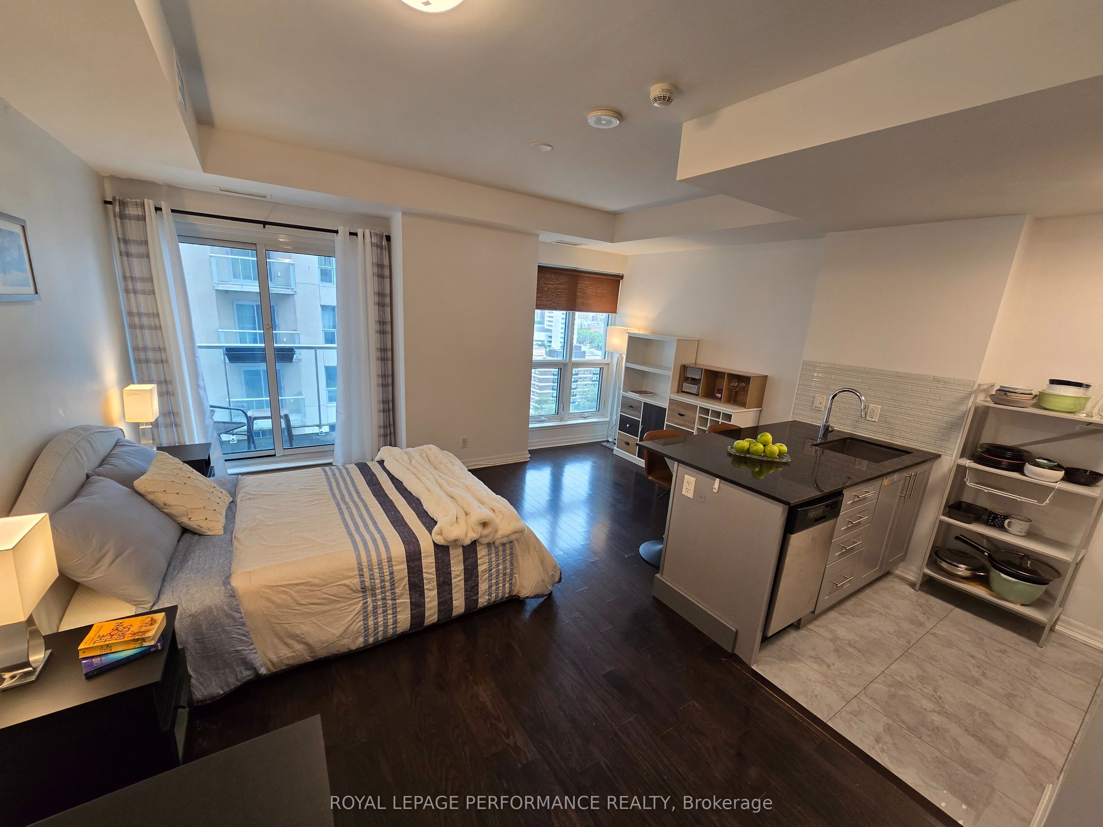 242 Rideau Street 1808 Property Photo 10