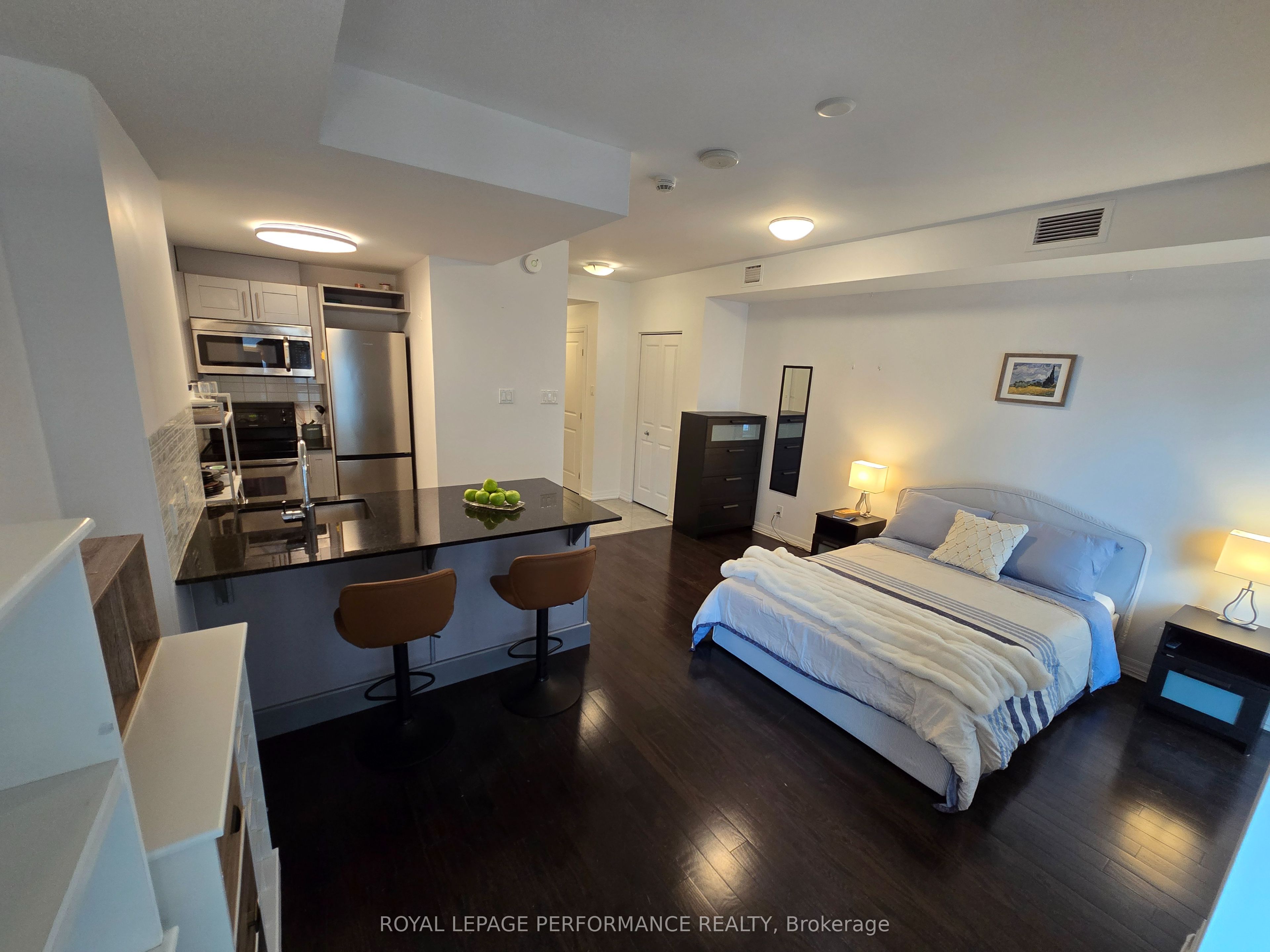 242 Rideau Street 1808 Property Photo 12
