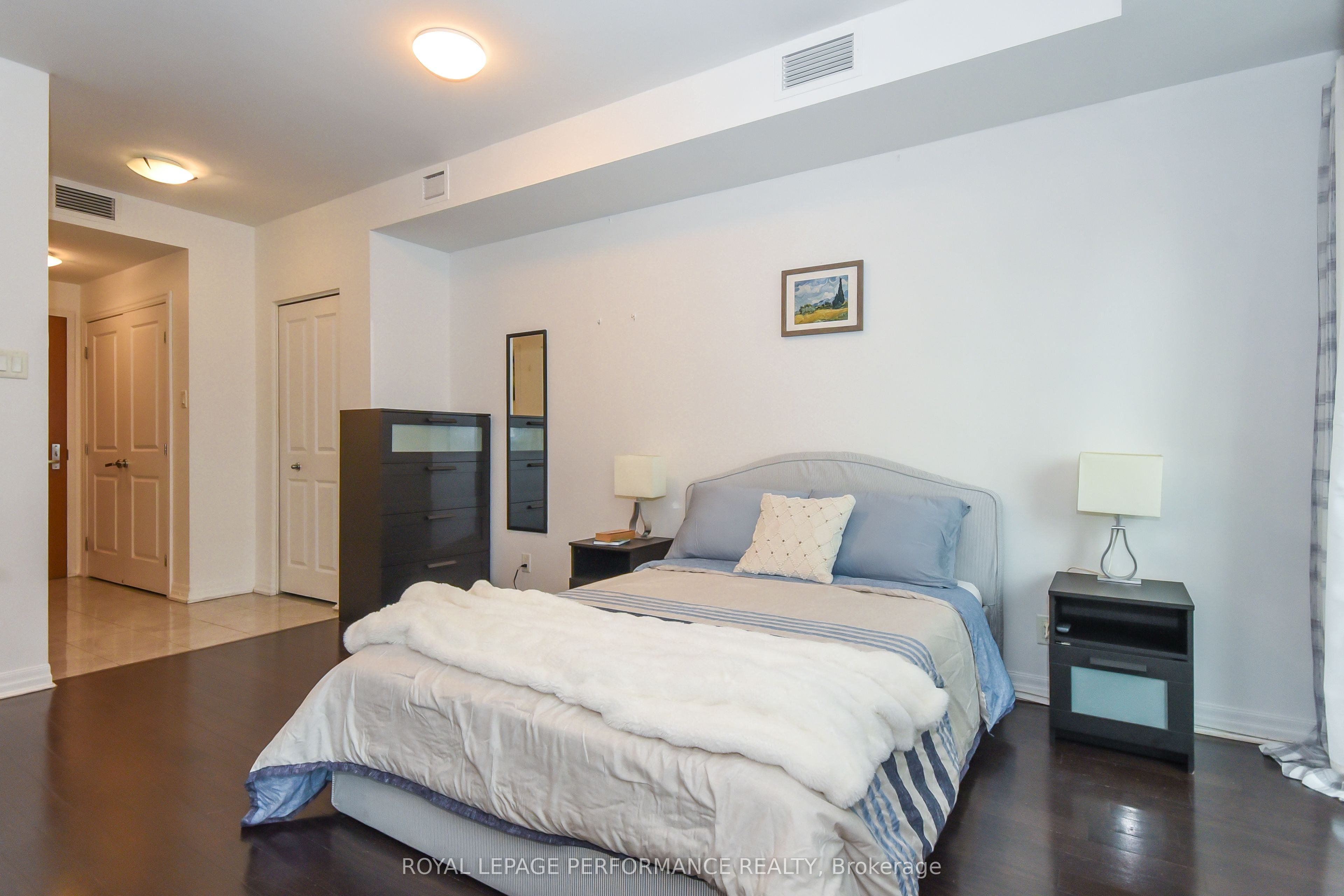 242 Rideau Street 1808 Property Photo 13