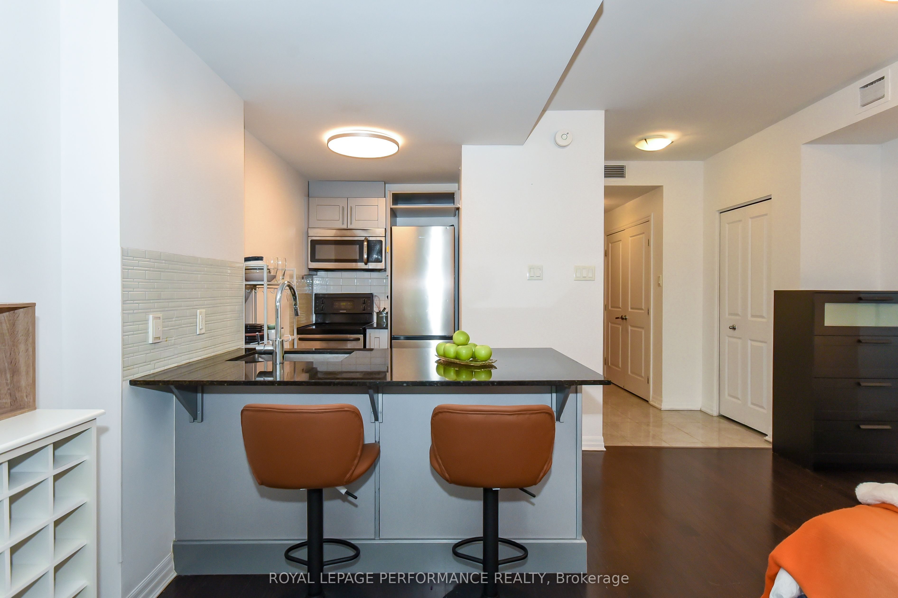 242 Rideau Street 1808 Property Photo 17