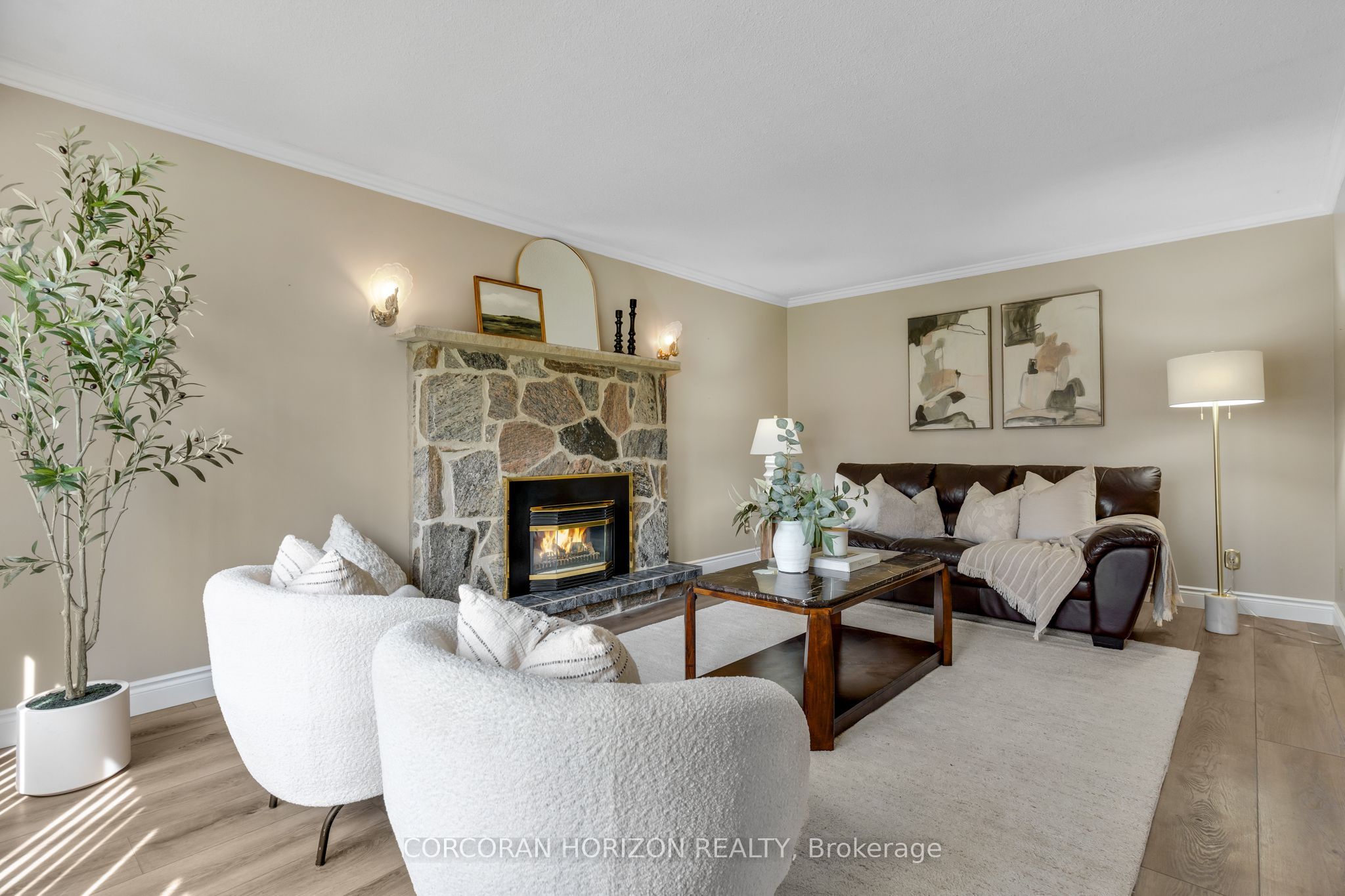 8 Blue Spruce Court Property Photo 5